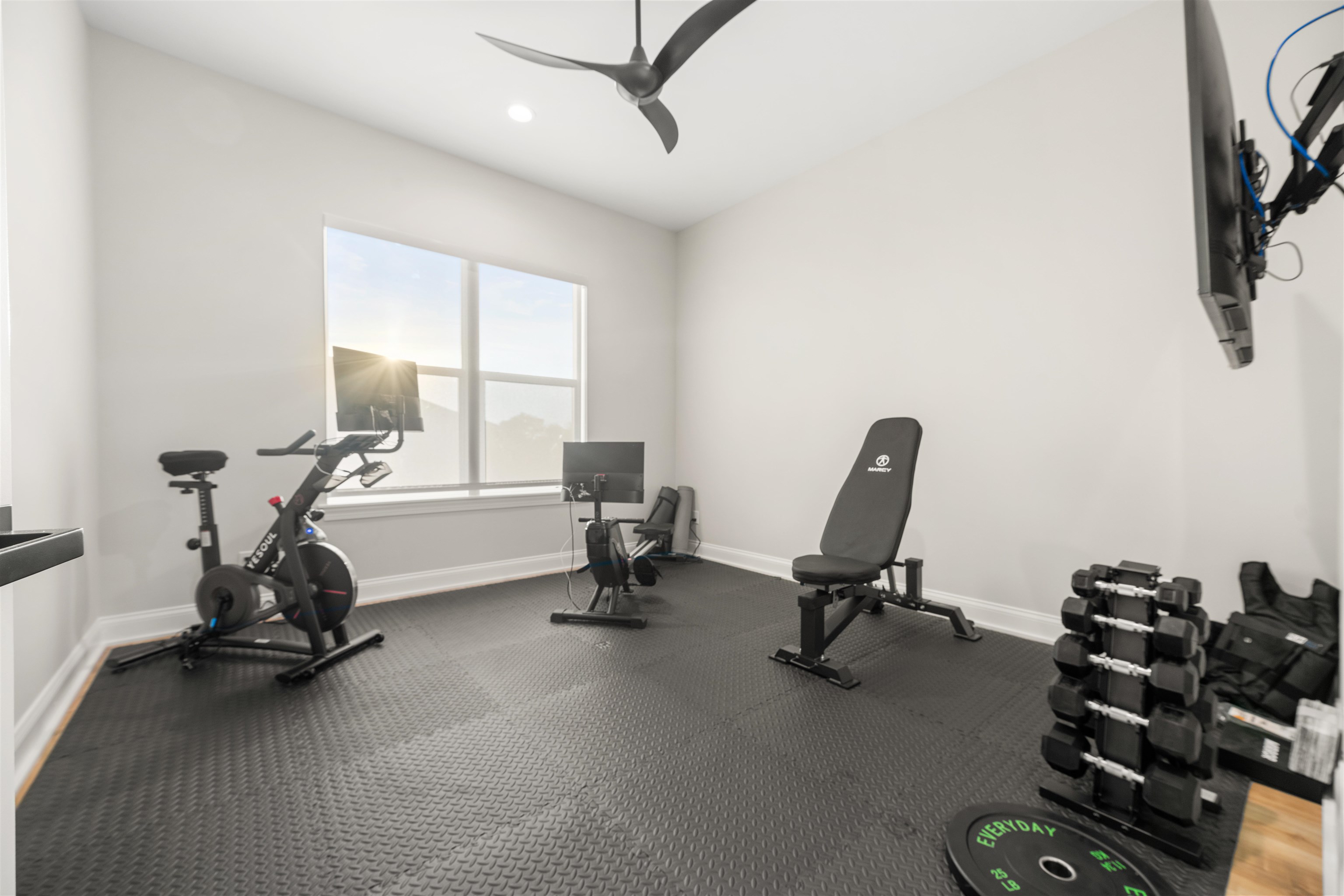 Image 68 of 84 For 2559 Palm Ave