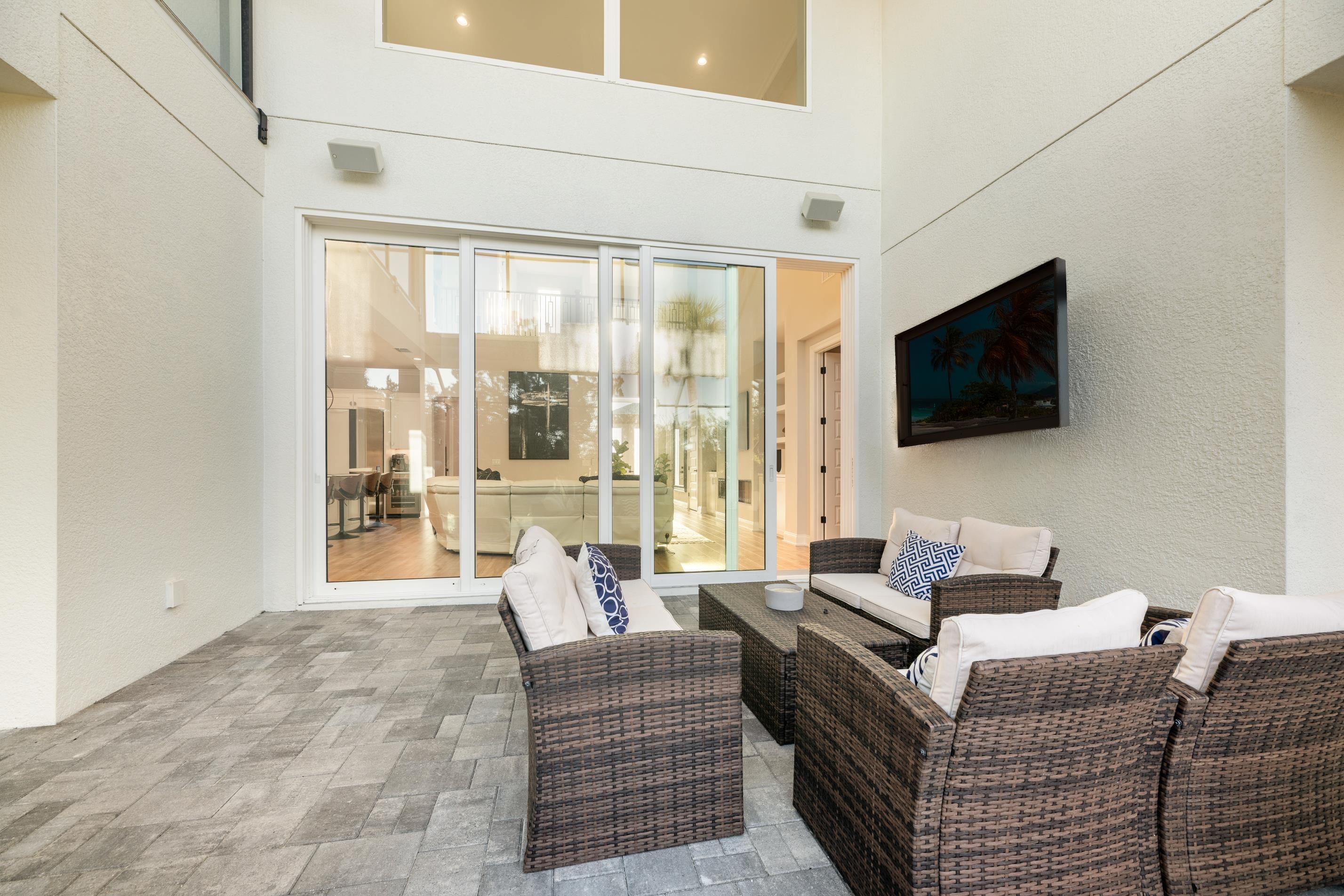 Image 71 of 84 For 2559 Palm Ave