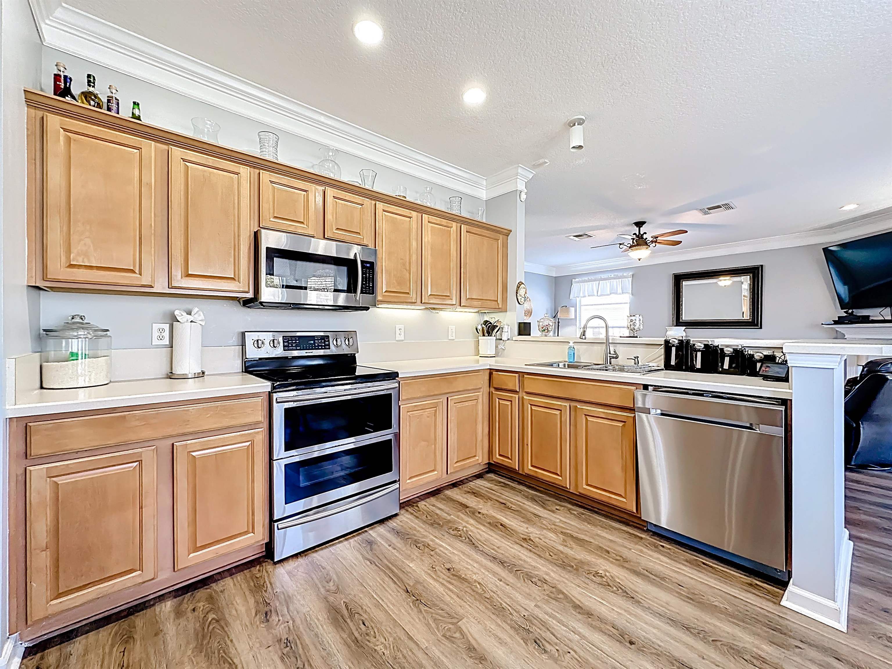 Image 18 of 60 For 164 Prince Phillip Dr