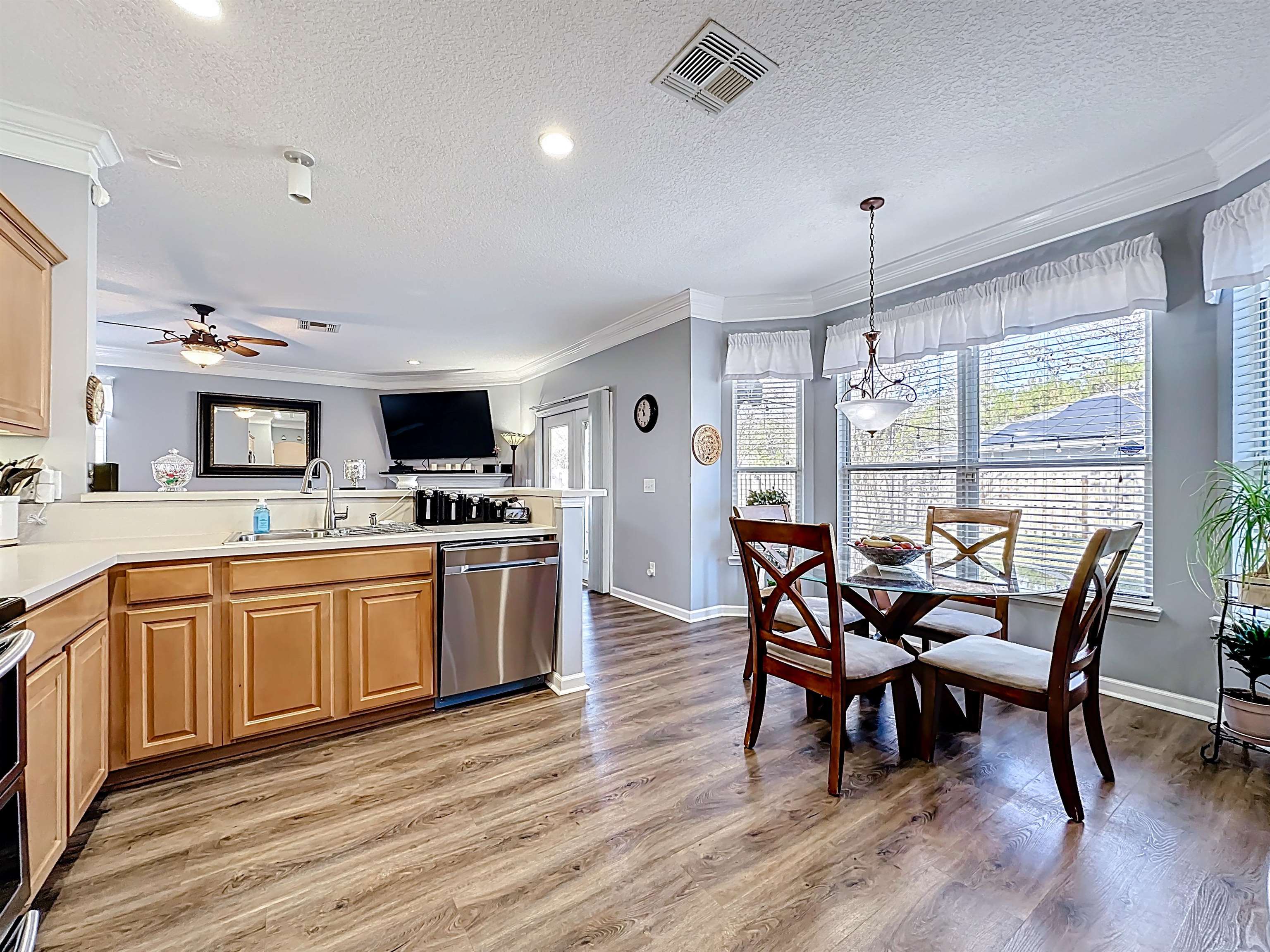 Image 21 of 60 For 164 Prince Phillip Dr