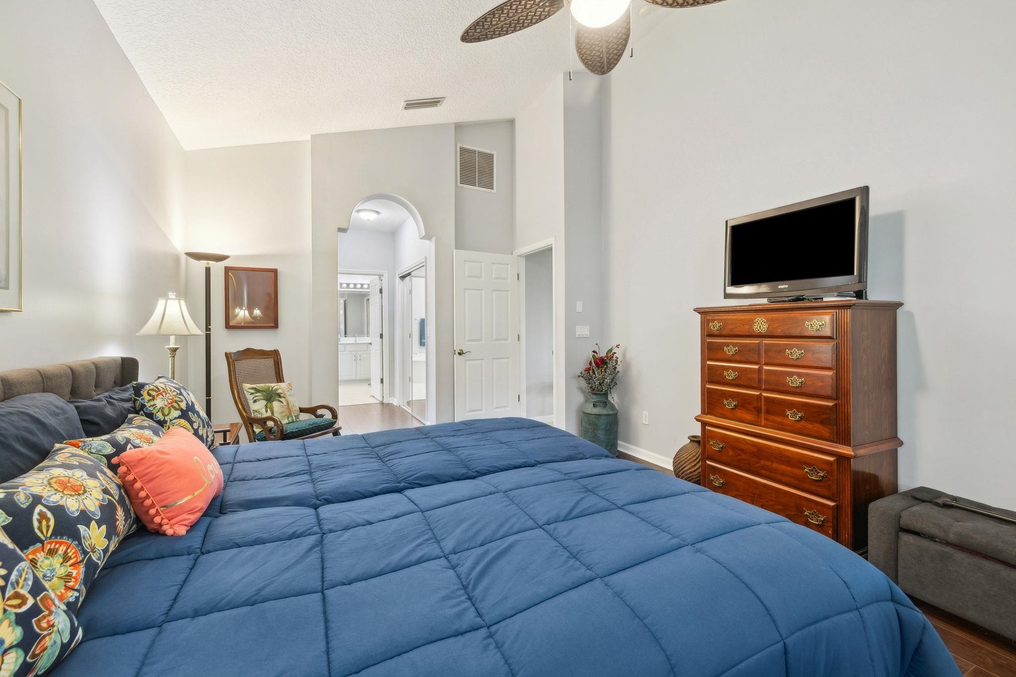 Image 17 of 52 For 1468 Castle Pines Cir