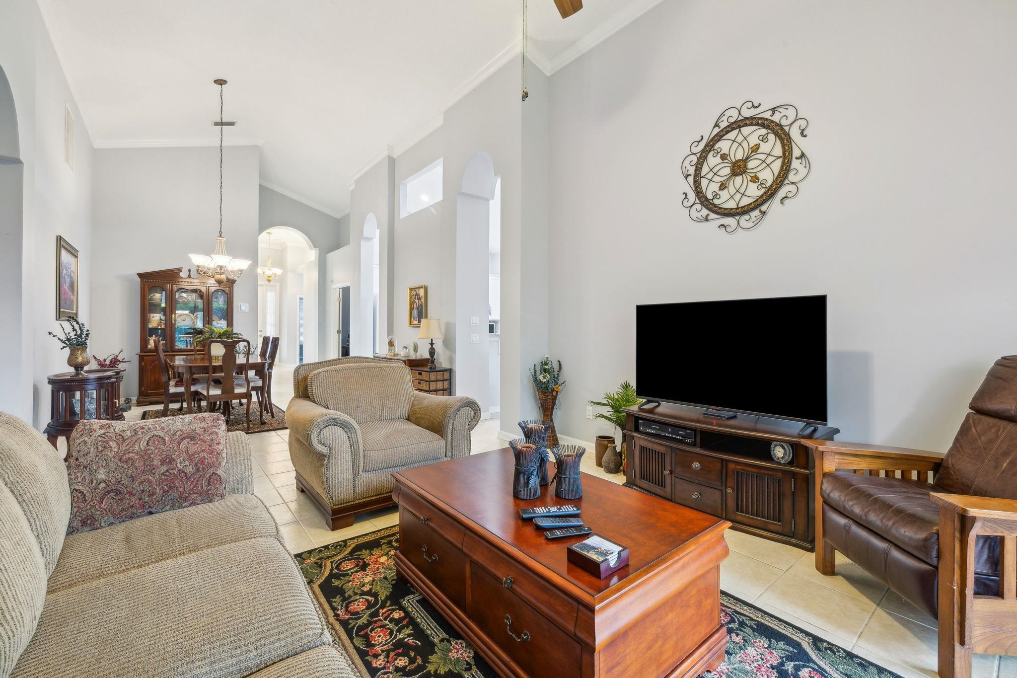 Image 22 of 52 For 1468 Castle Pines Cir