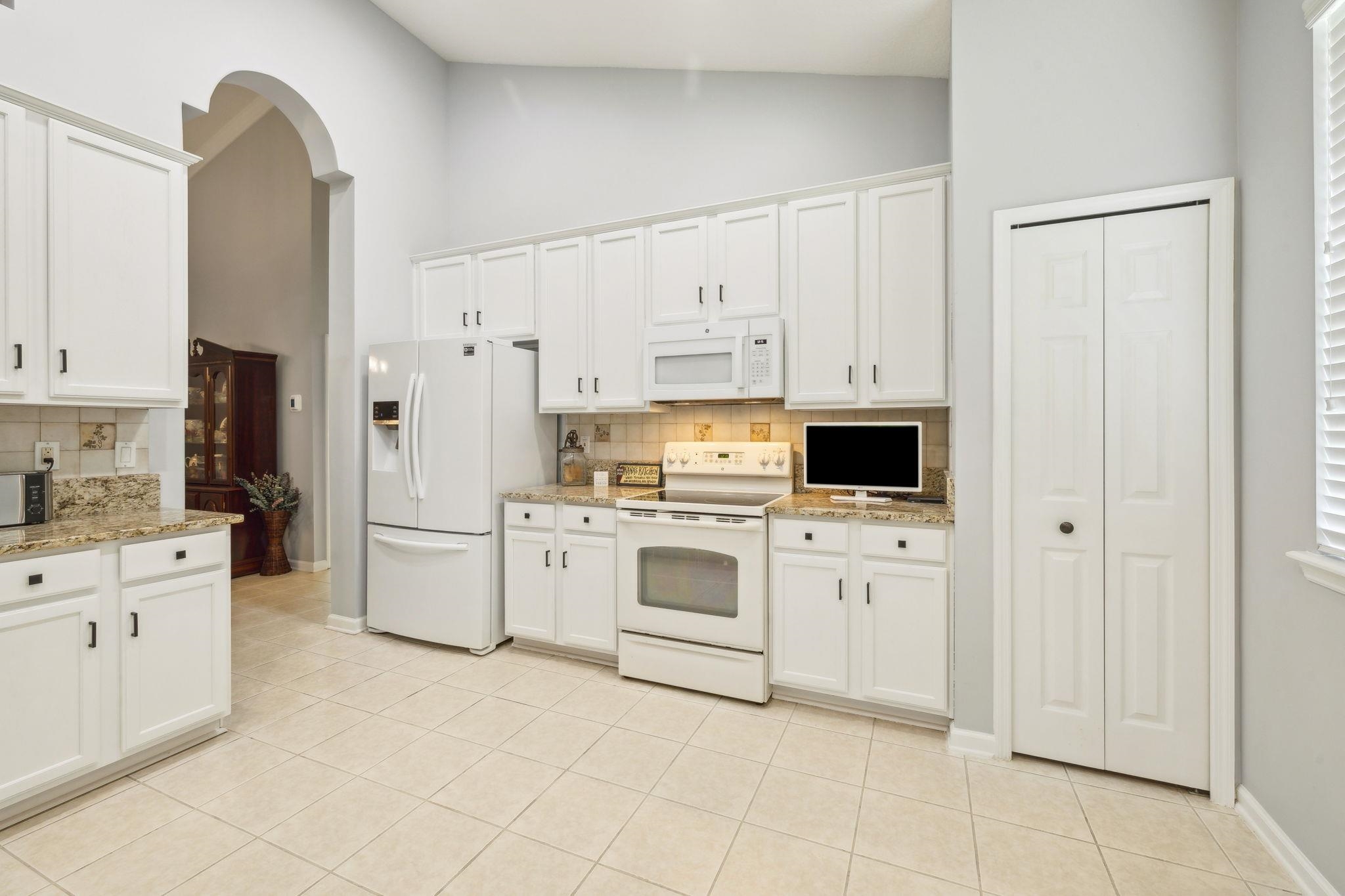 Image 28 of 52 For 1468 Castle Pines Cir