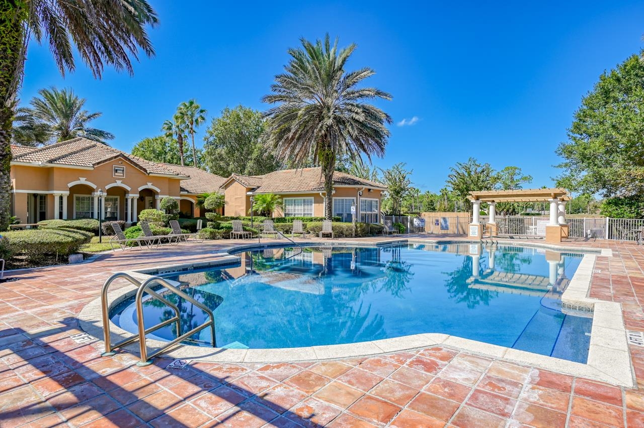 Image 24 of 33 For 605 Fairway Dr  203