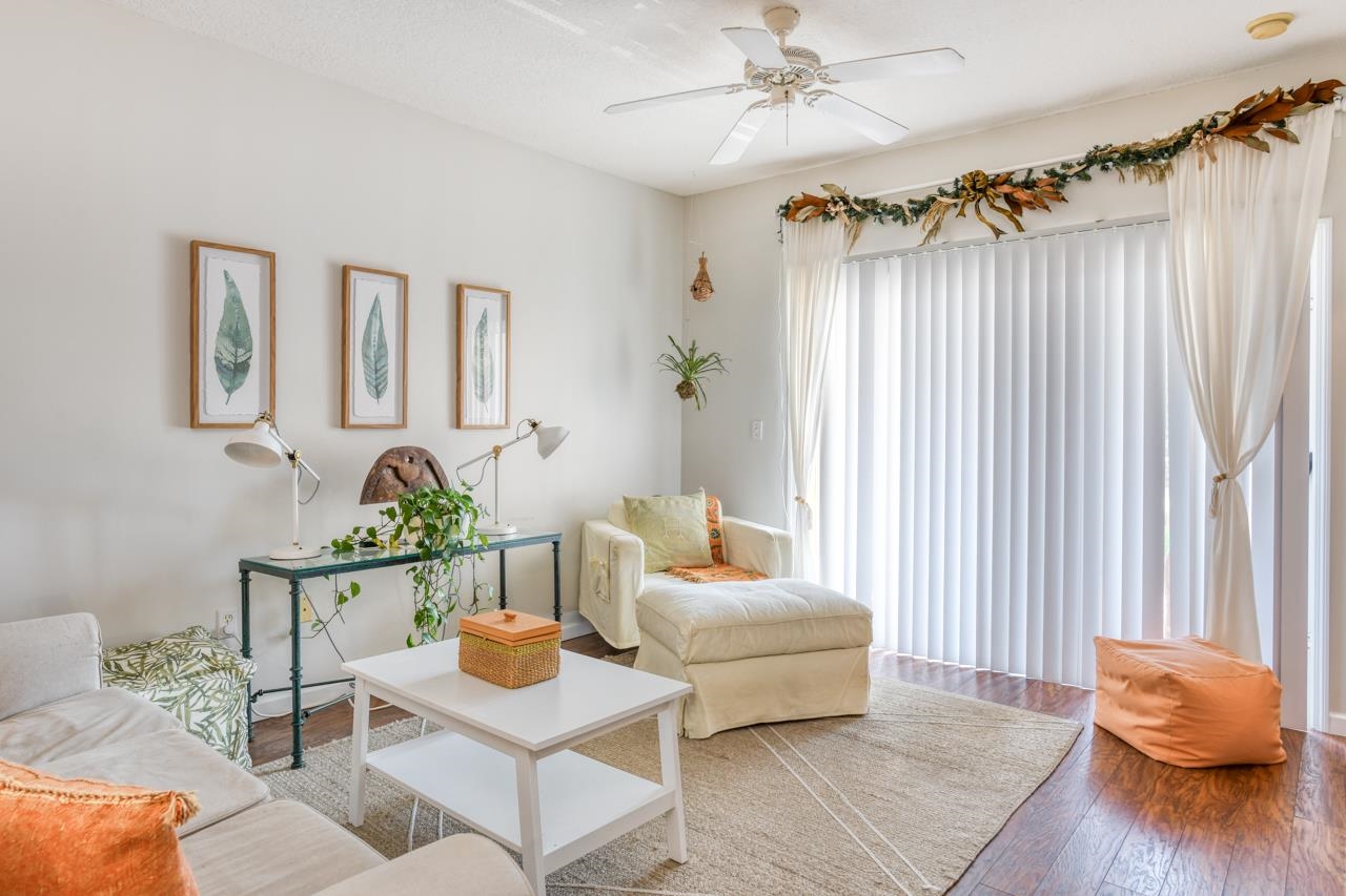 Image 8 of 33 For 605 Fairway Dr  203