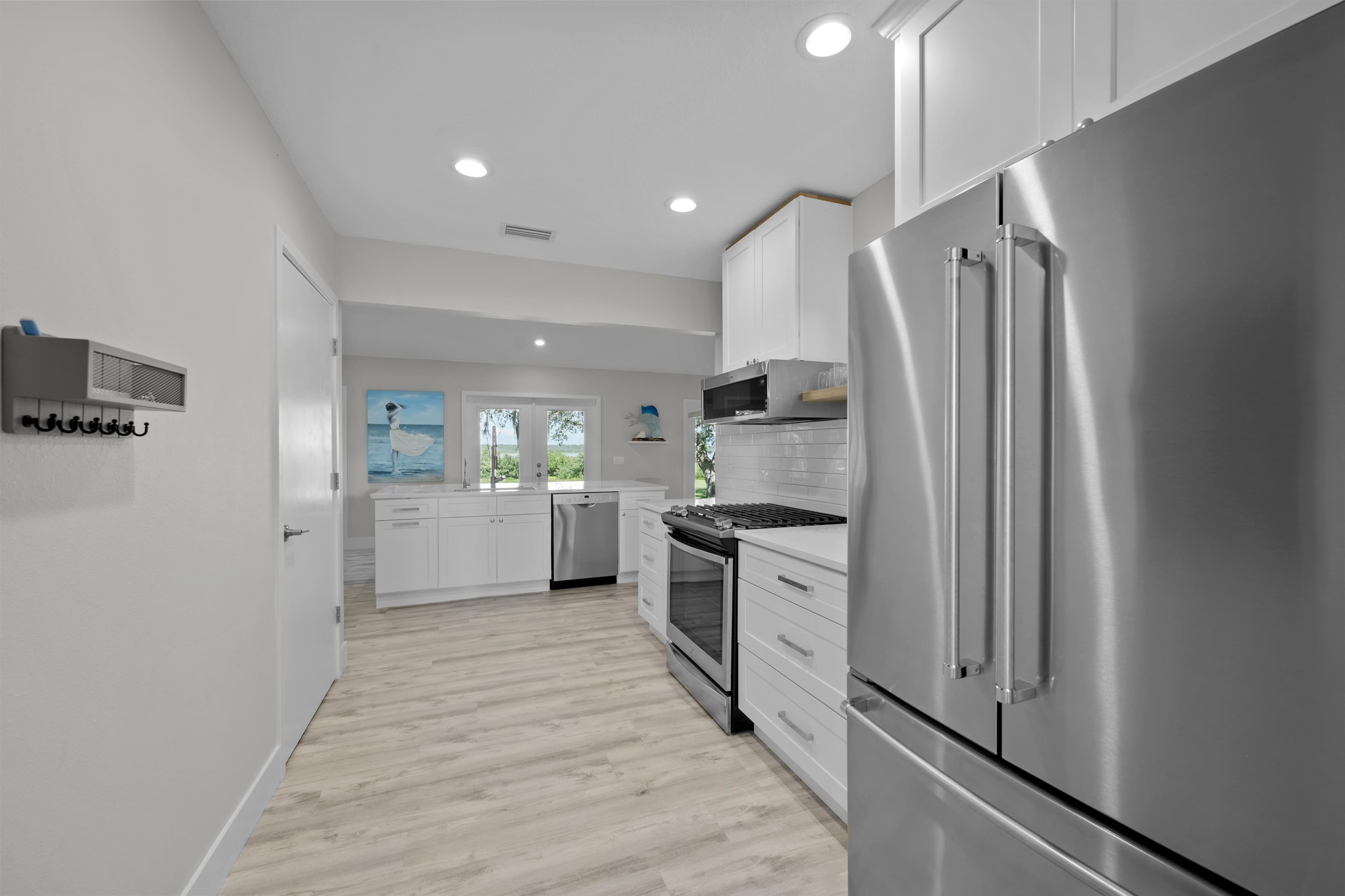 Image 15 of 36 For 5425 Windantide Rd