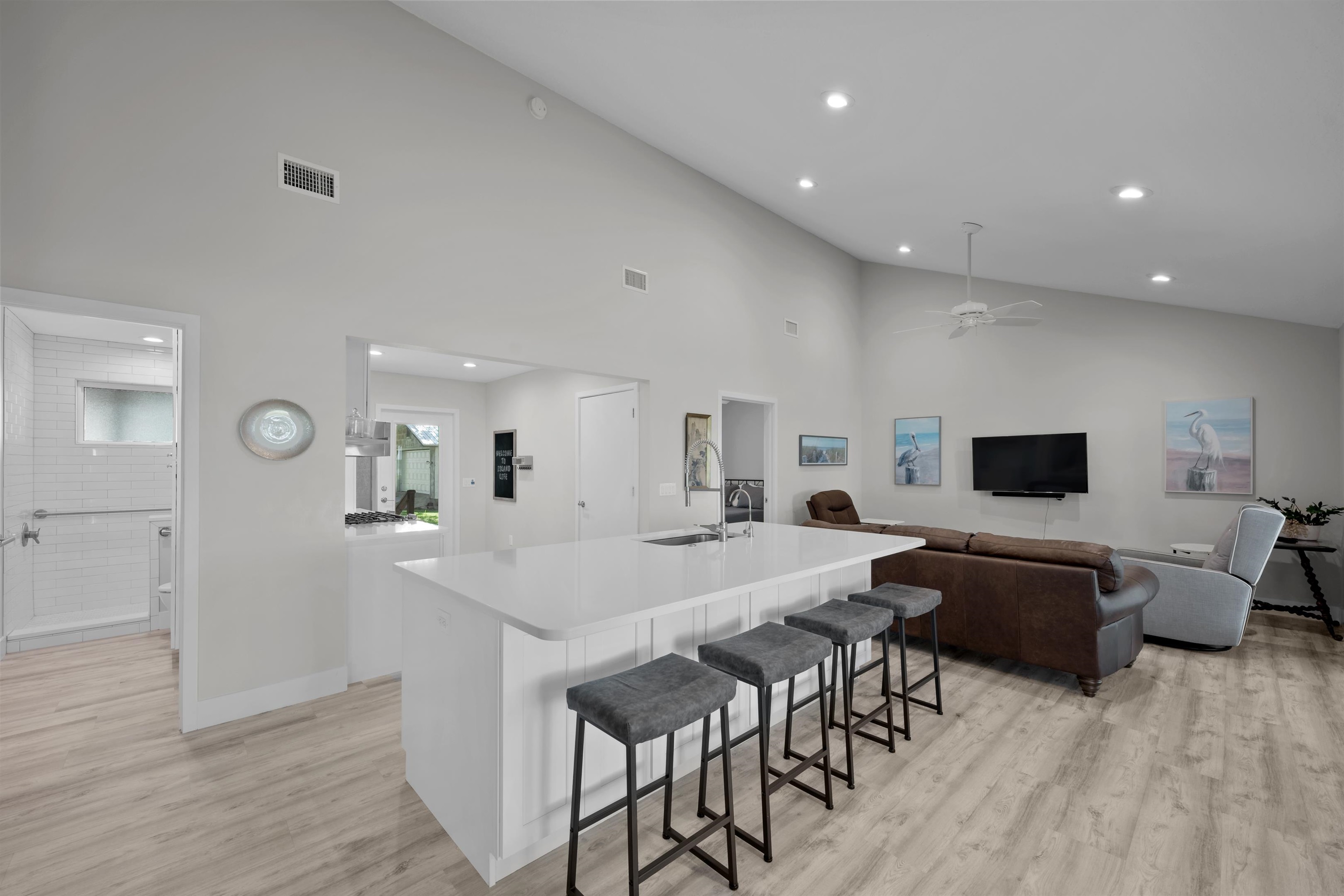 Image 17 of 36 For 5425 Windantide Rd