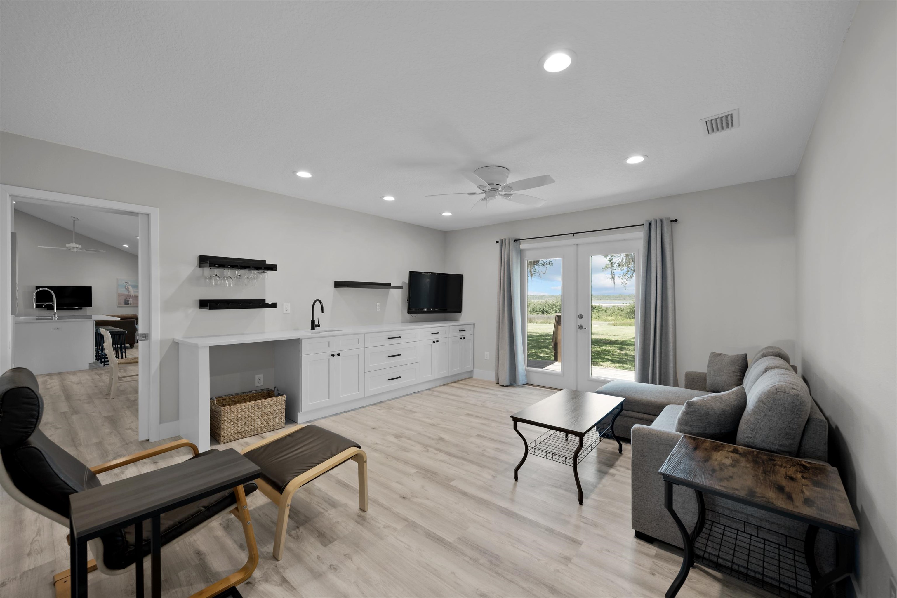 Image 22 of 36 For 5425 Windantide Rd