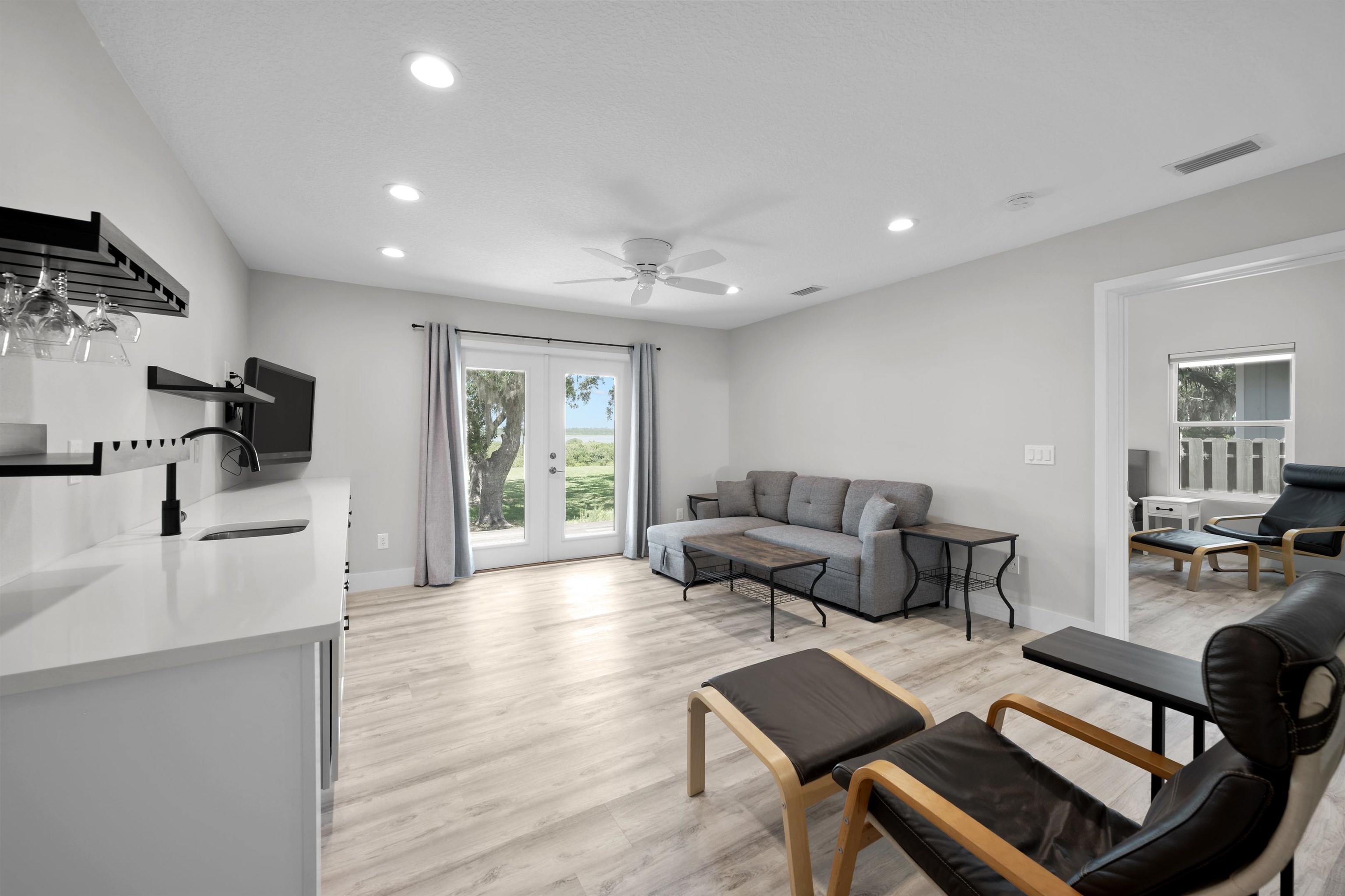 Image 24 of 36 For 5425 Windantide Rd