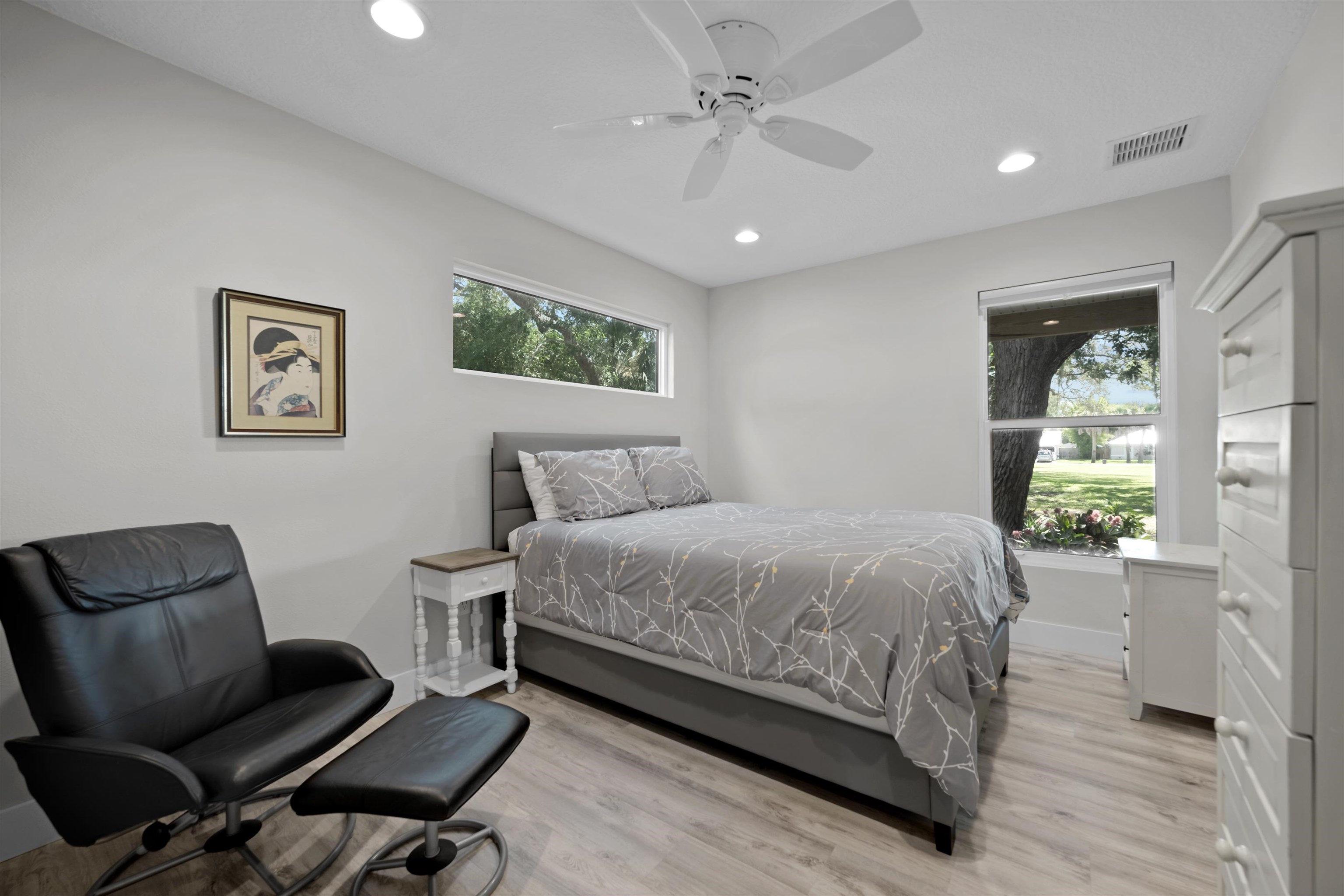 Image 28 of 36 For 5425 Windantide Rd