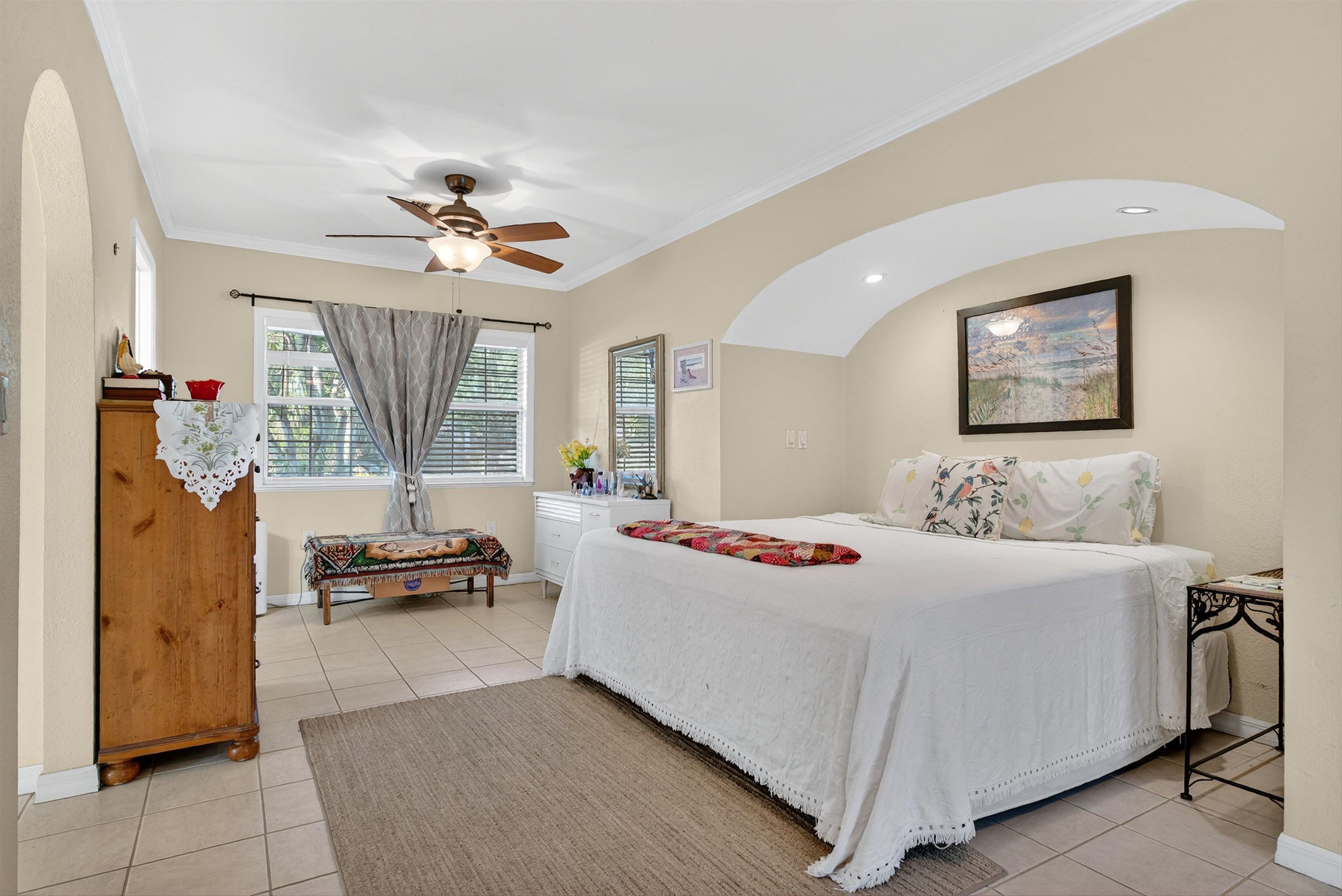 Image 19 of 62 For 229 Dondanville Rd