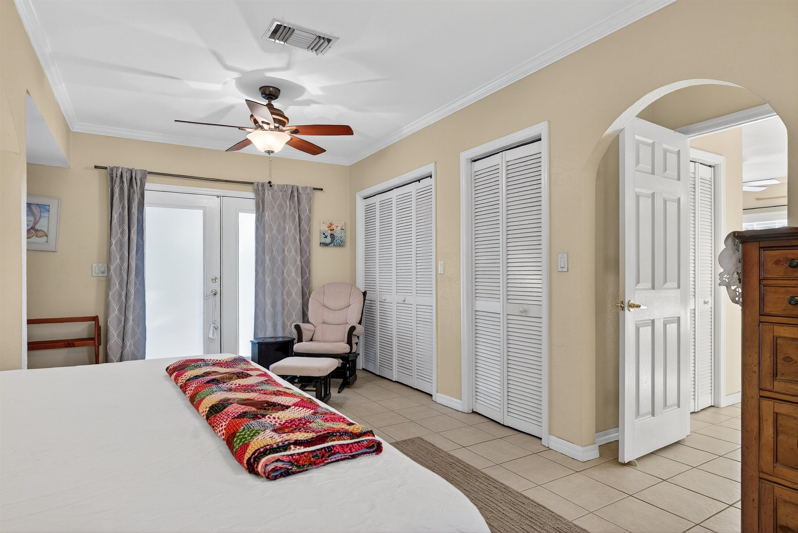 Image 22 of 62 For 229 Dondanville Rd