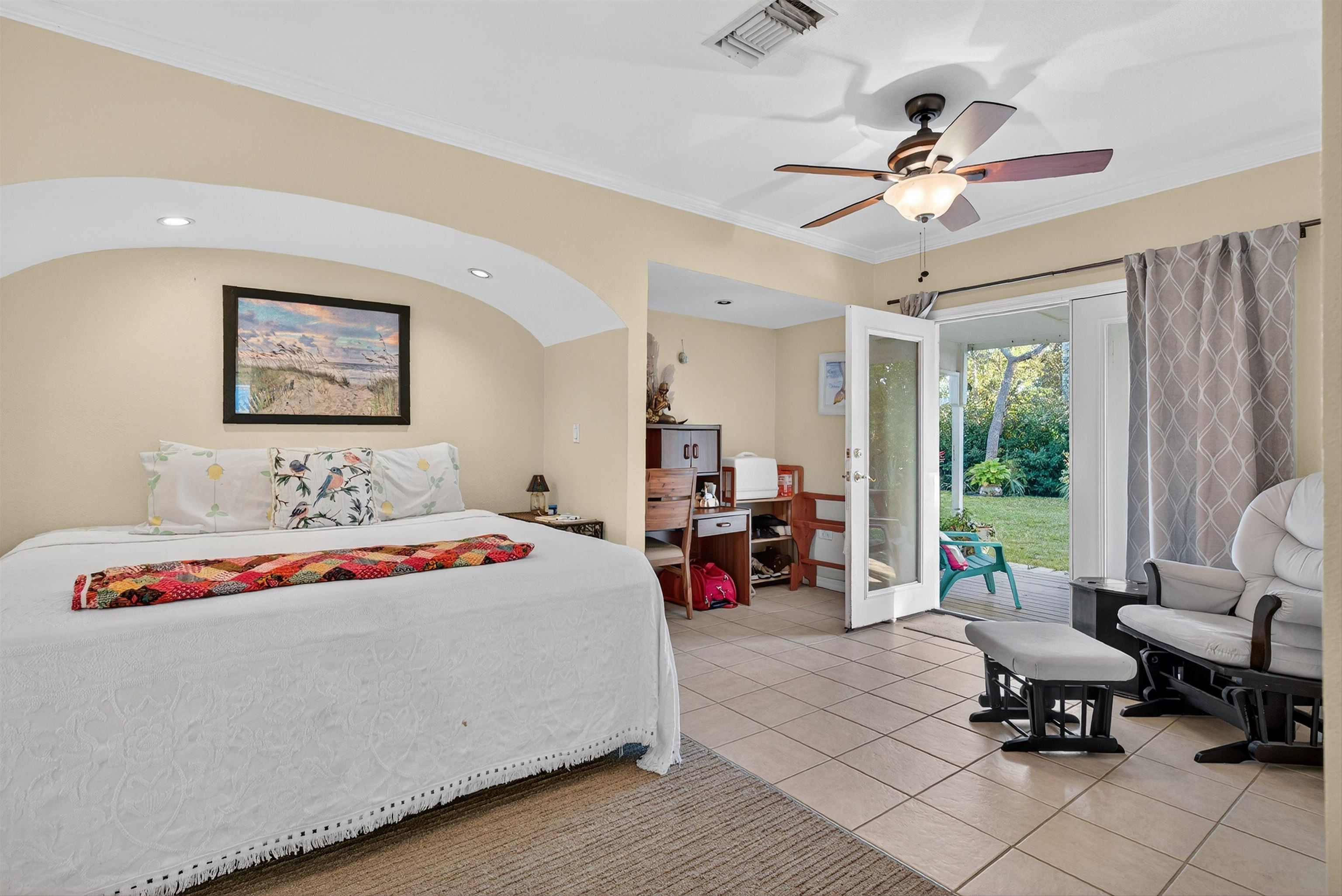 Image 23 of 62 For 229 Dondanville Rd