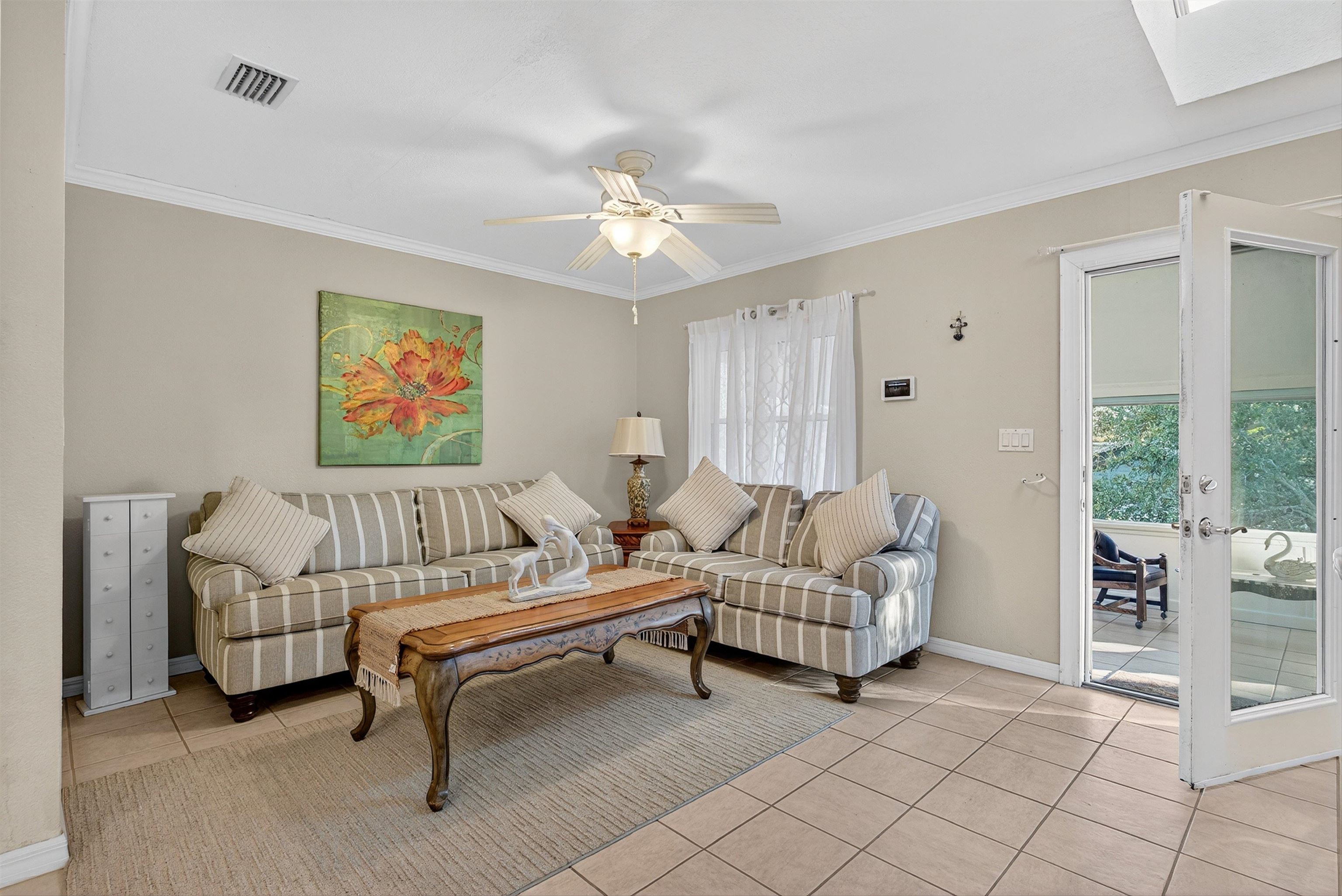 Image 29 of 62 For 229 Dondanville Rd