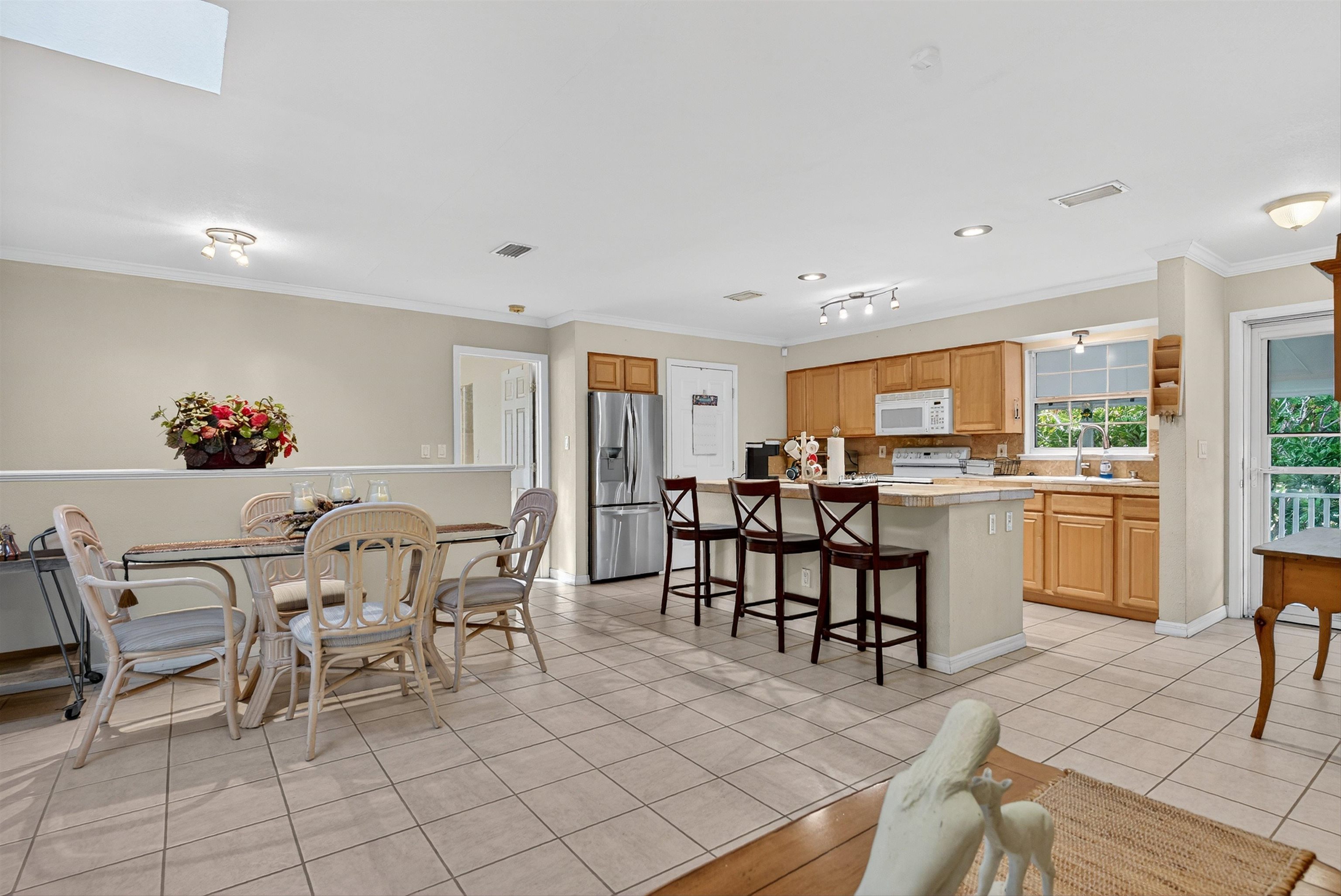 Image 30 of 62 For 229 Dondanville Rd