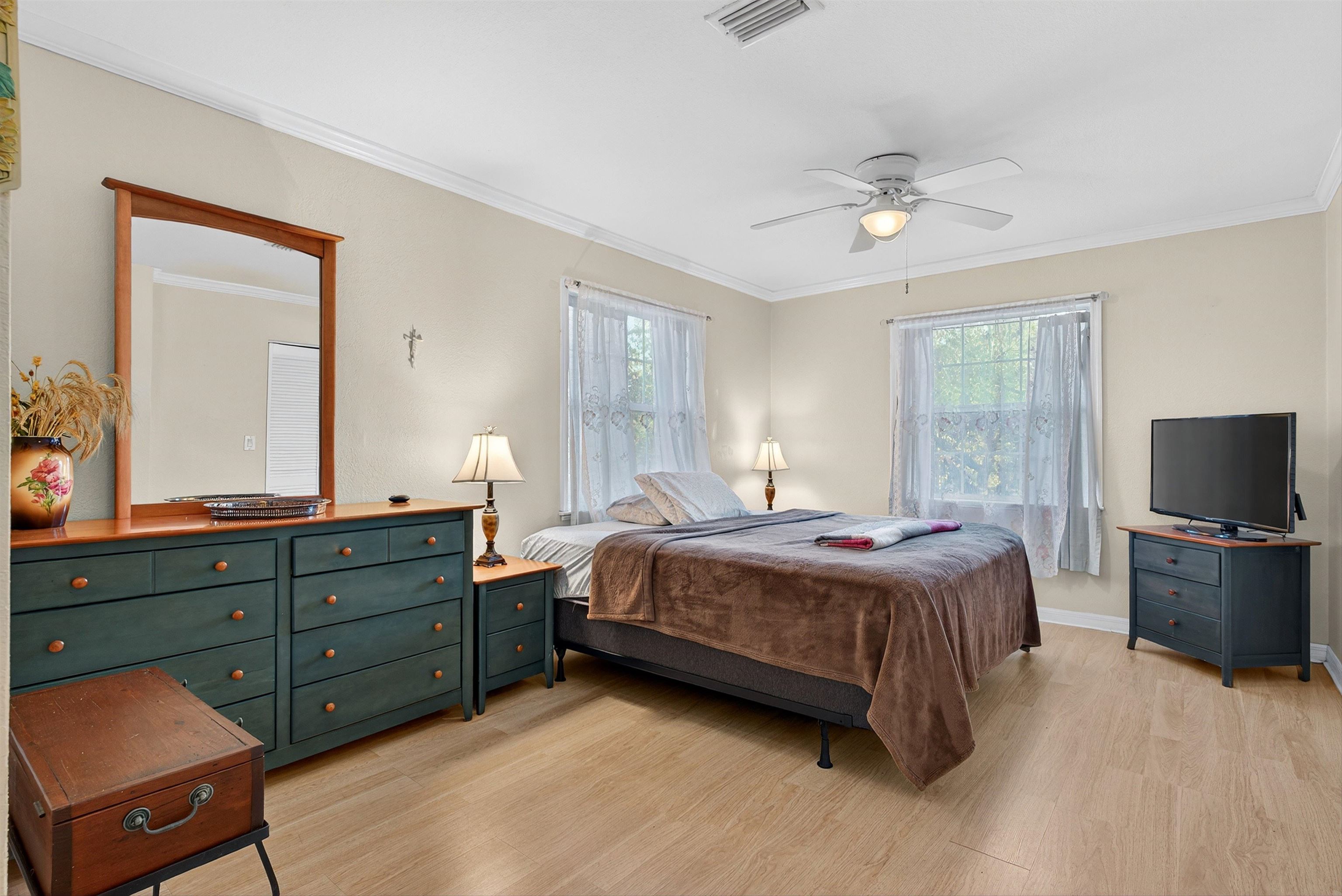 Image 36 of 62 For 229 Dondanville Rd