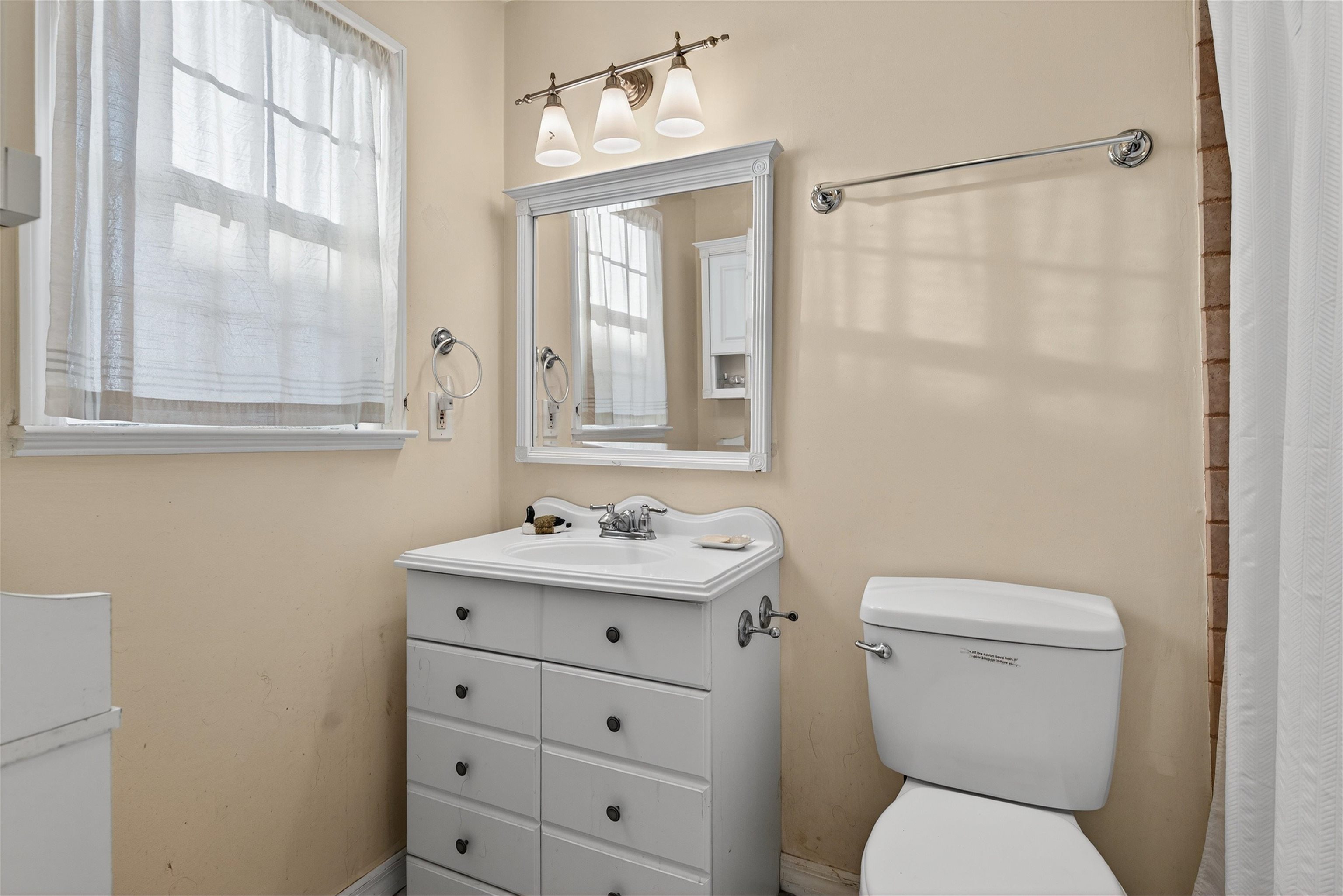 Image 41 of 62 For 229 Dondanville Rd