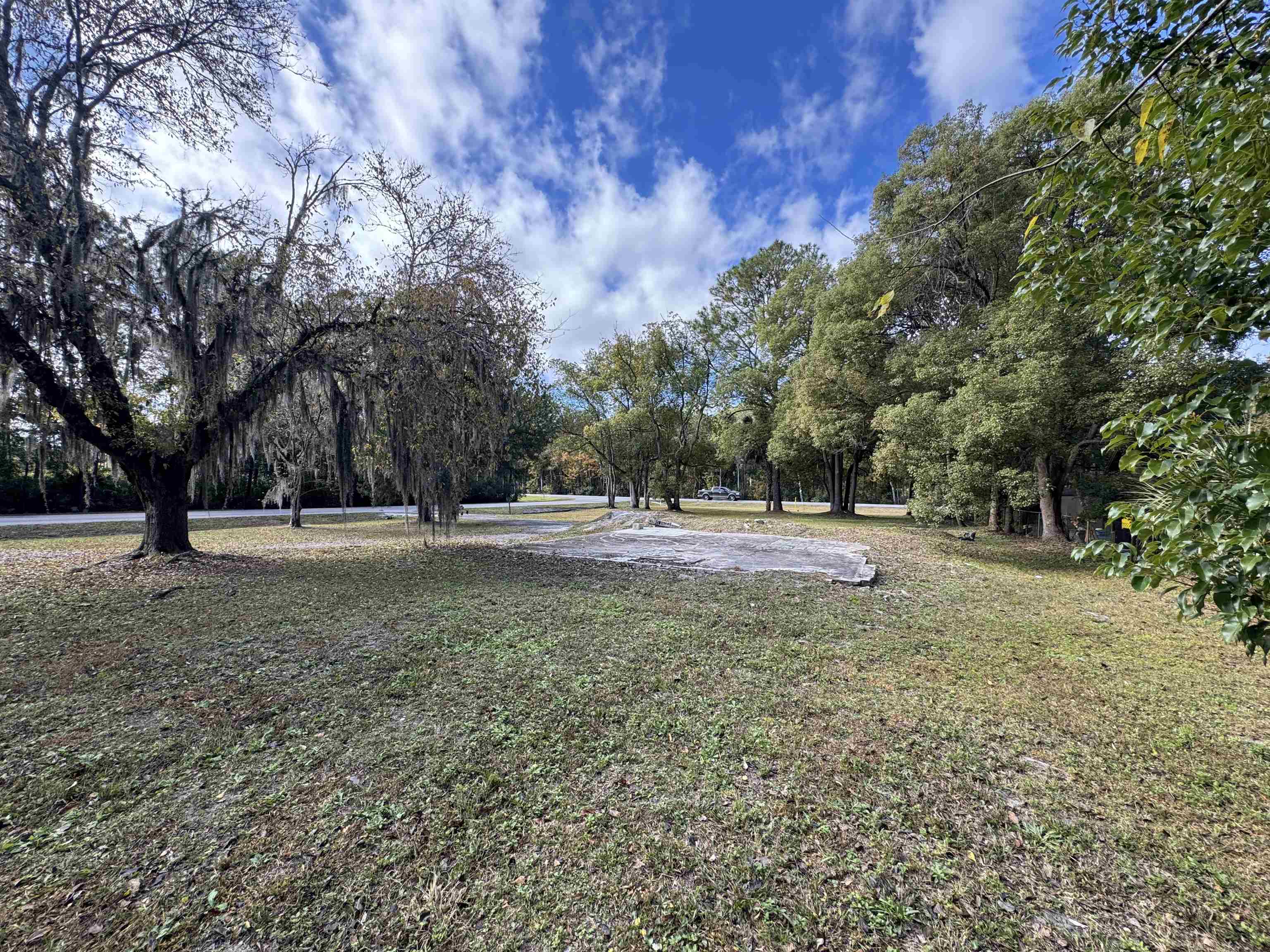 Image 4 of 9 For 14520 Main St N