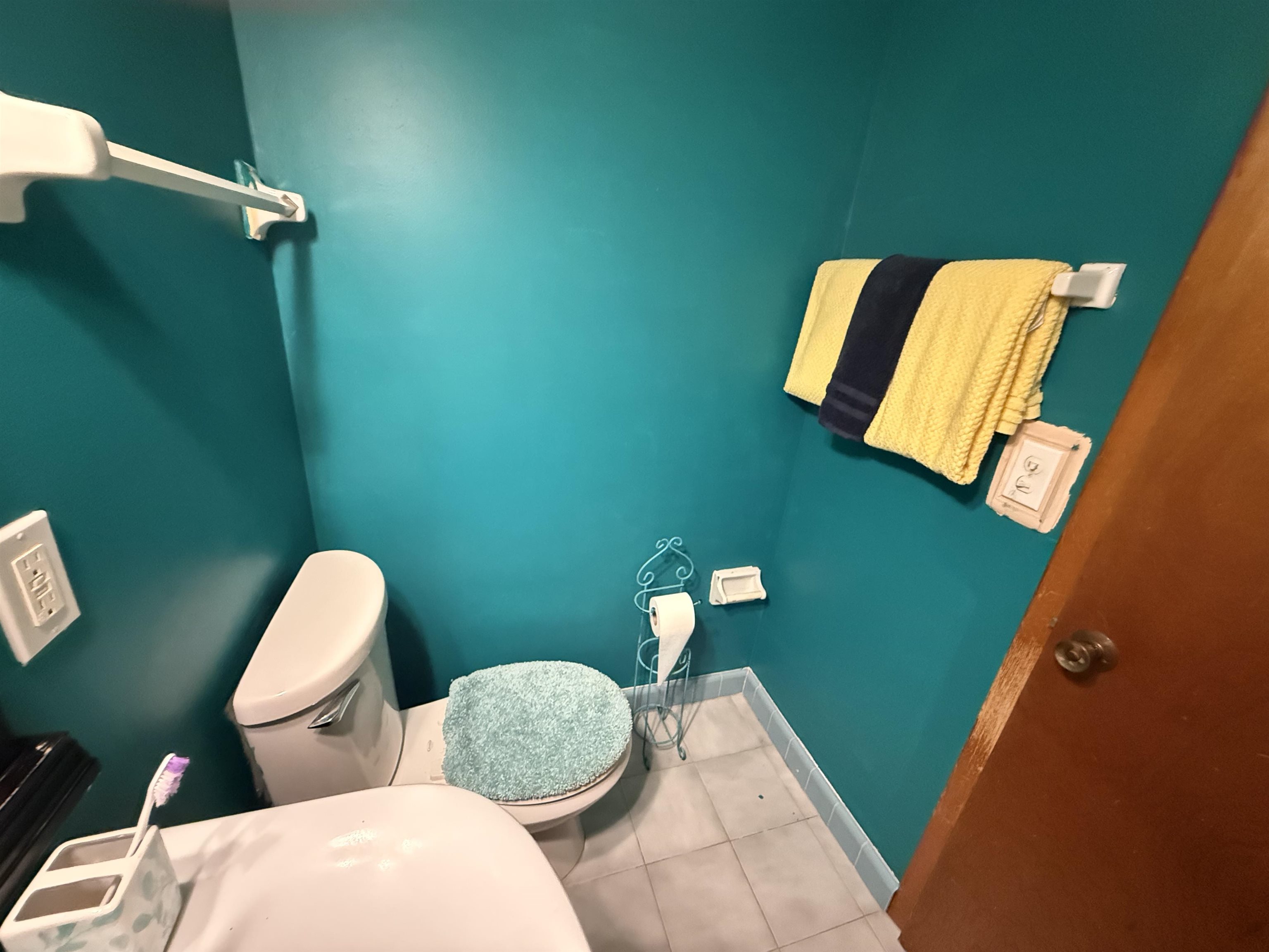 Image 27 of 34 For 300 Westover Circle