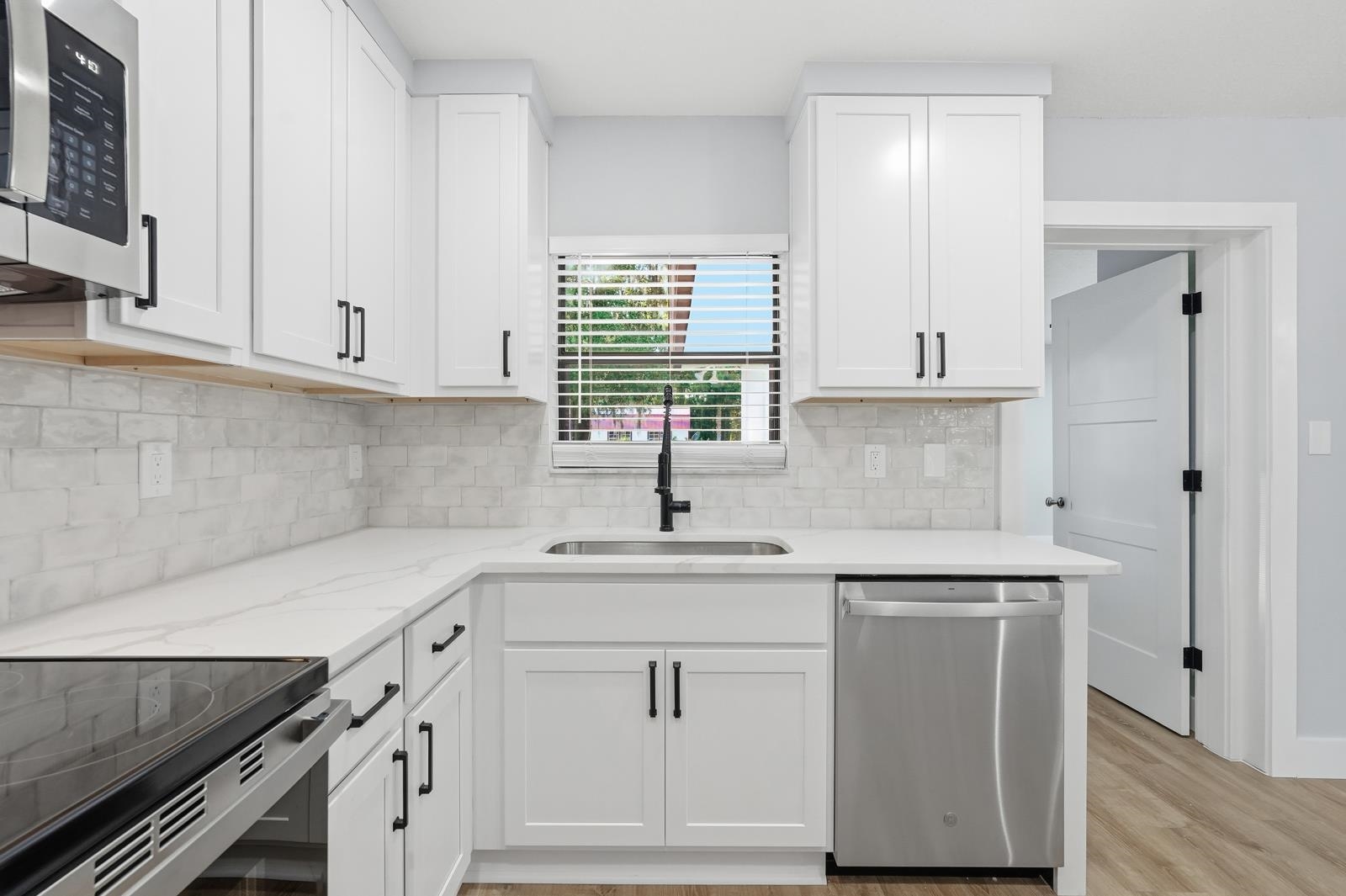 Image 13 of 49 For 341 Alabama Ave