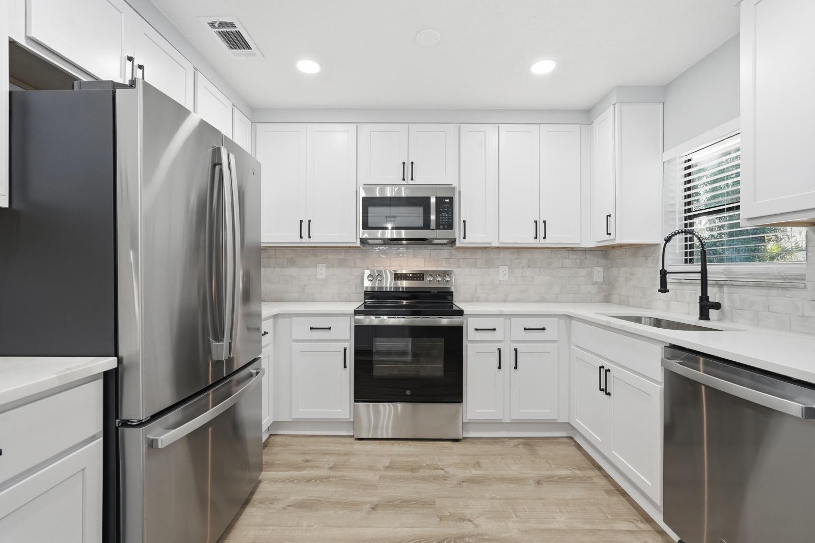 Image 14 of 49 For 341 Alabama Ave