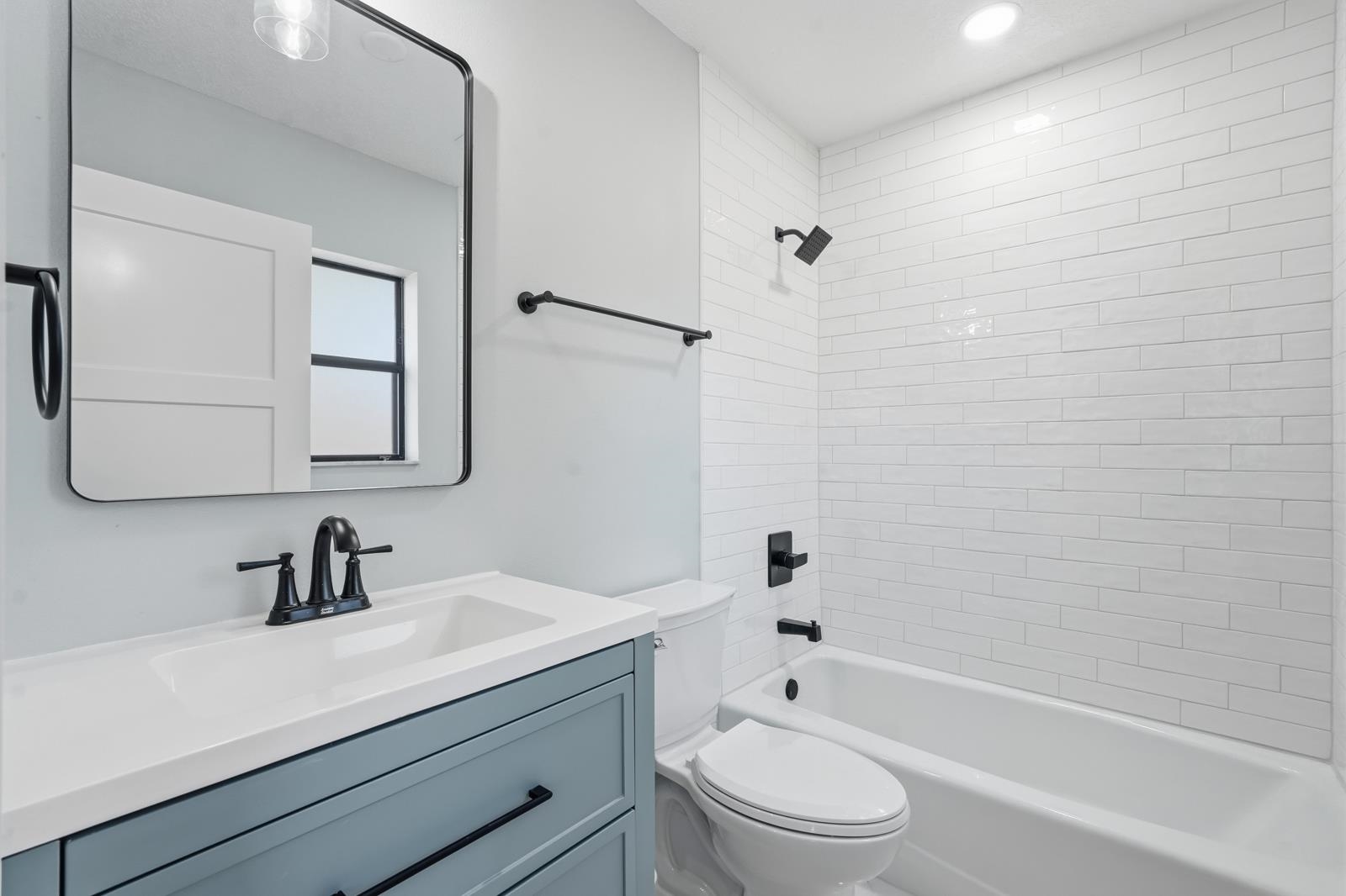 Image 28 of 49 For 341 Alabama Ave