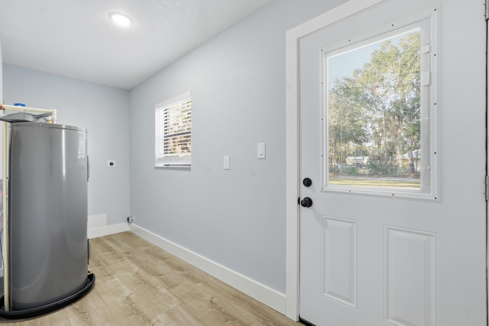 Image 31 of 49 For 341 Alabama Ave