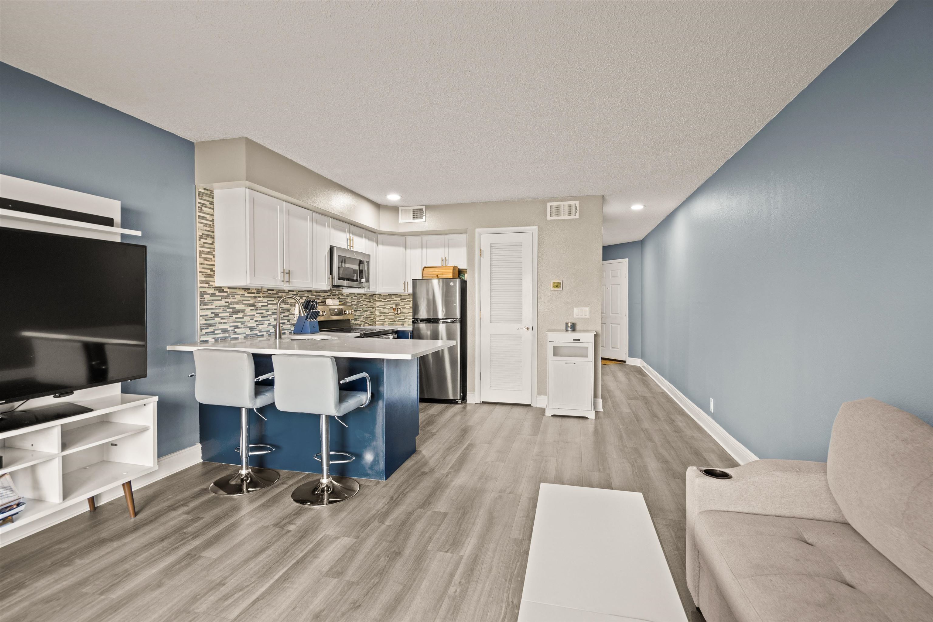 Image 11 of 37 For 1255 F Ponce Island Dr  777