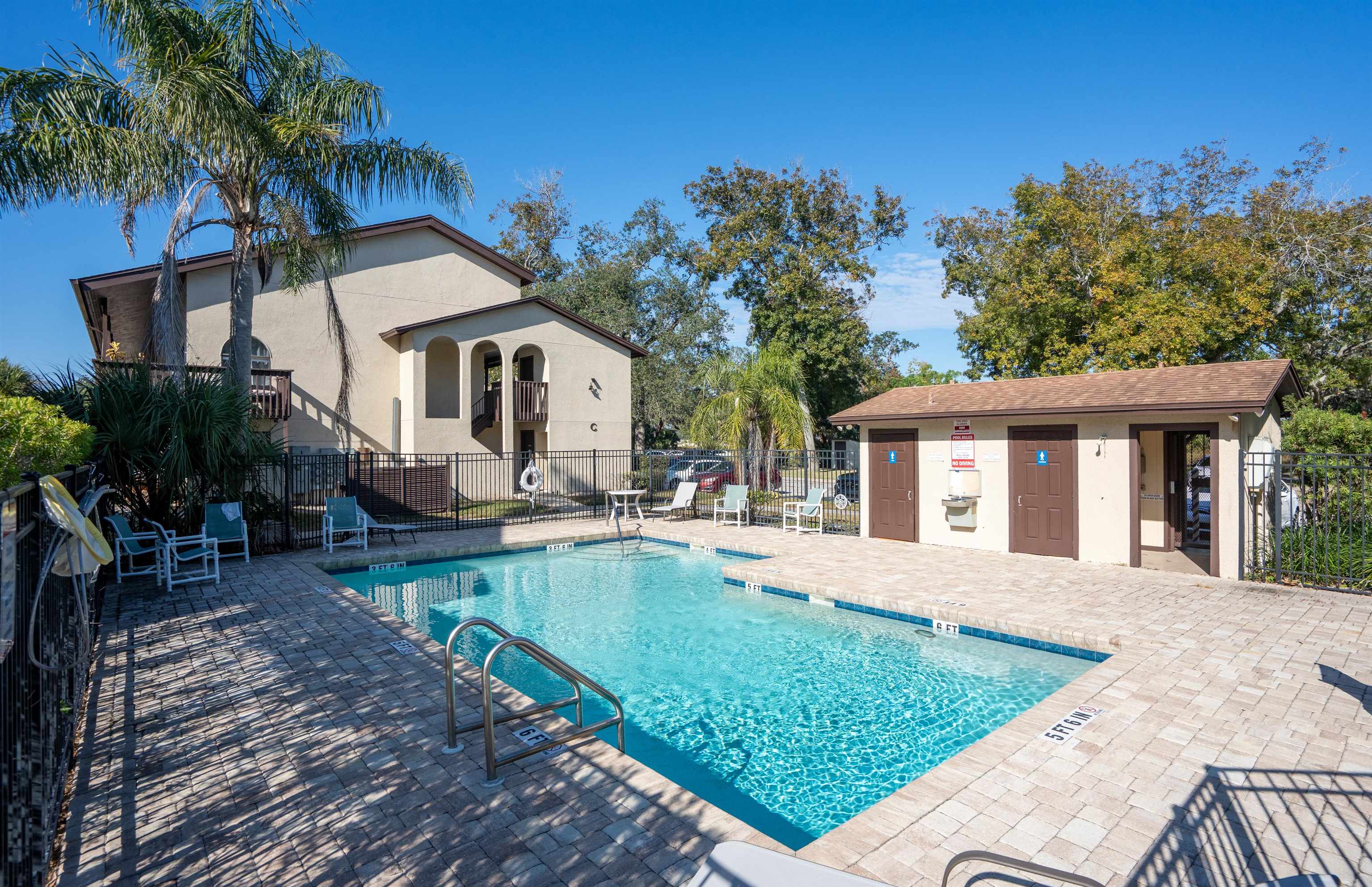 Image 23 of 37 For 1255 F Ponce Island Dr  777