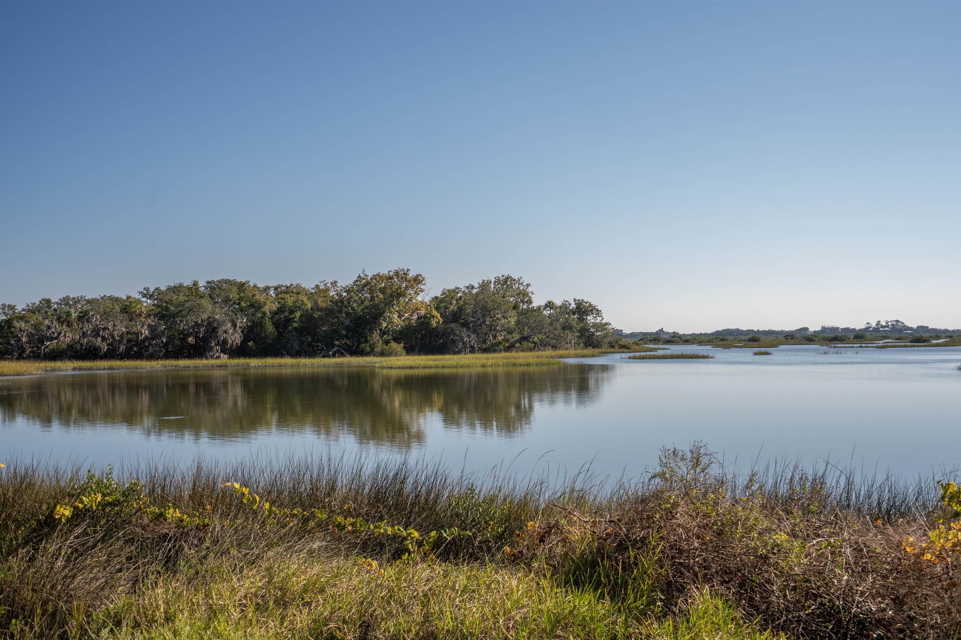 Image 30 of 37 For 1255 F Ponce Island Dr  777