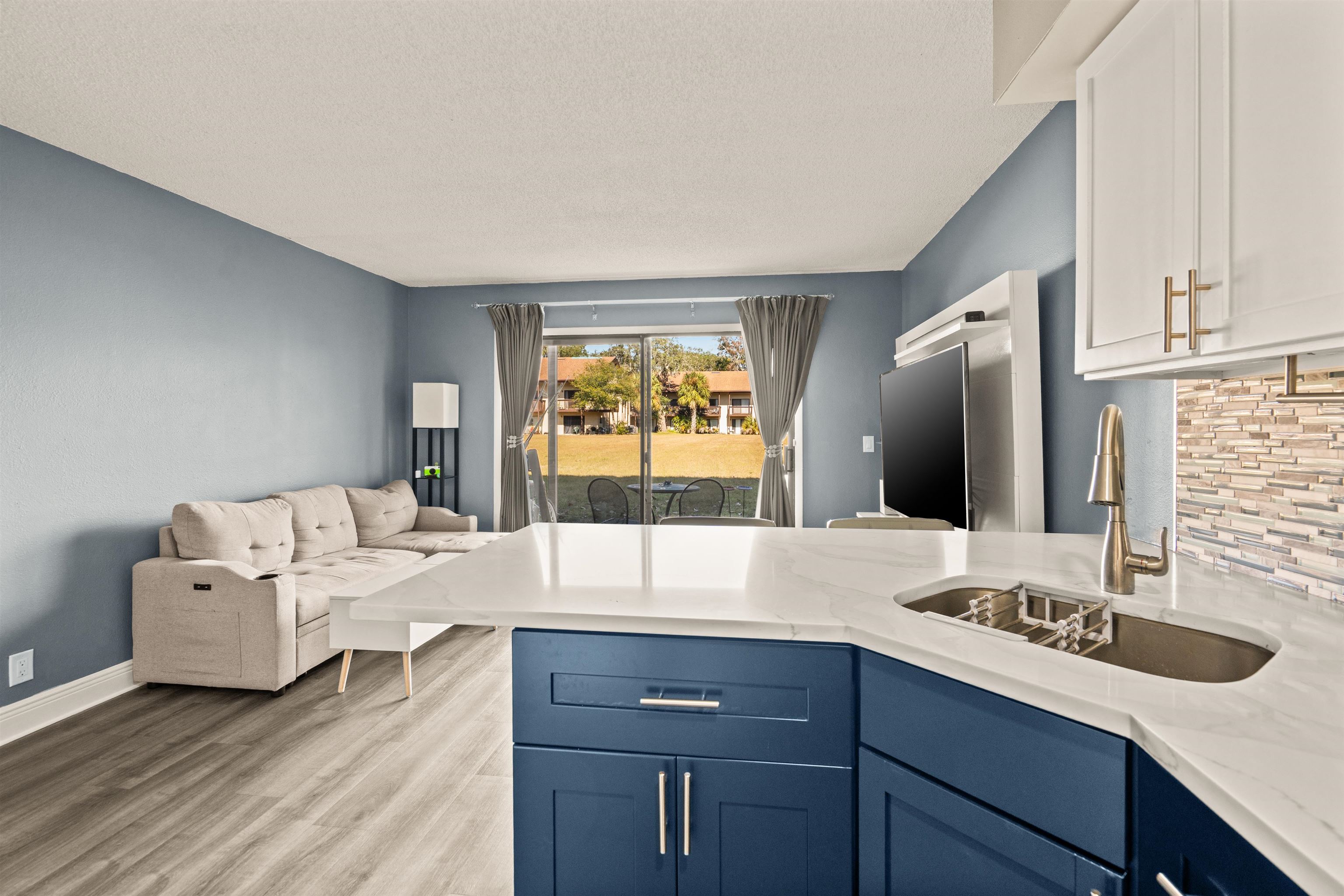 Image 8 of 37 For 1255 F Ponce Island Dr  777