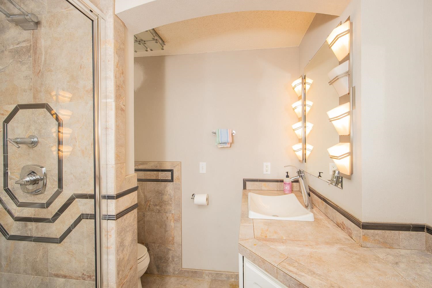 Image 49 of 57 For 8130 A1a S H18