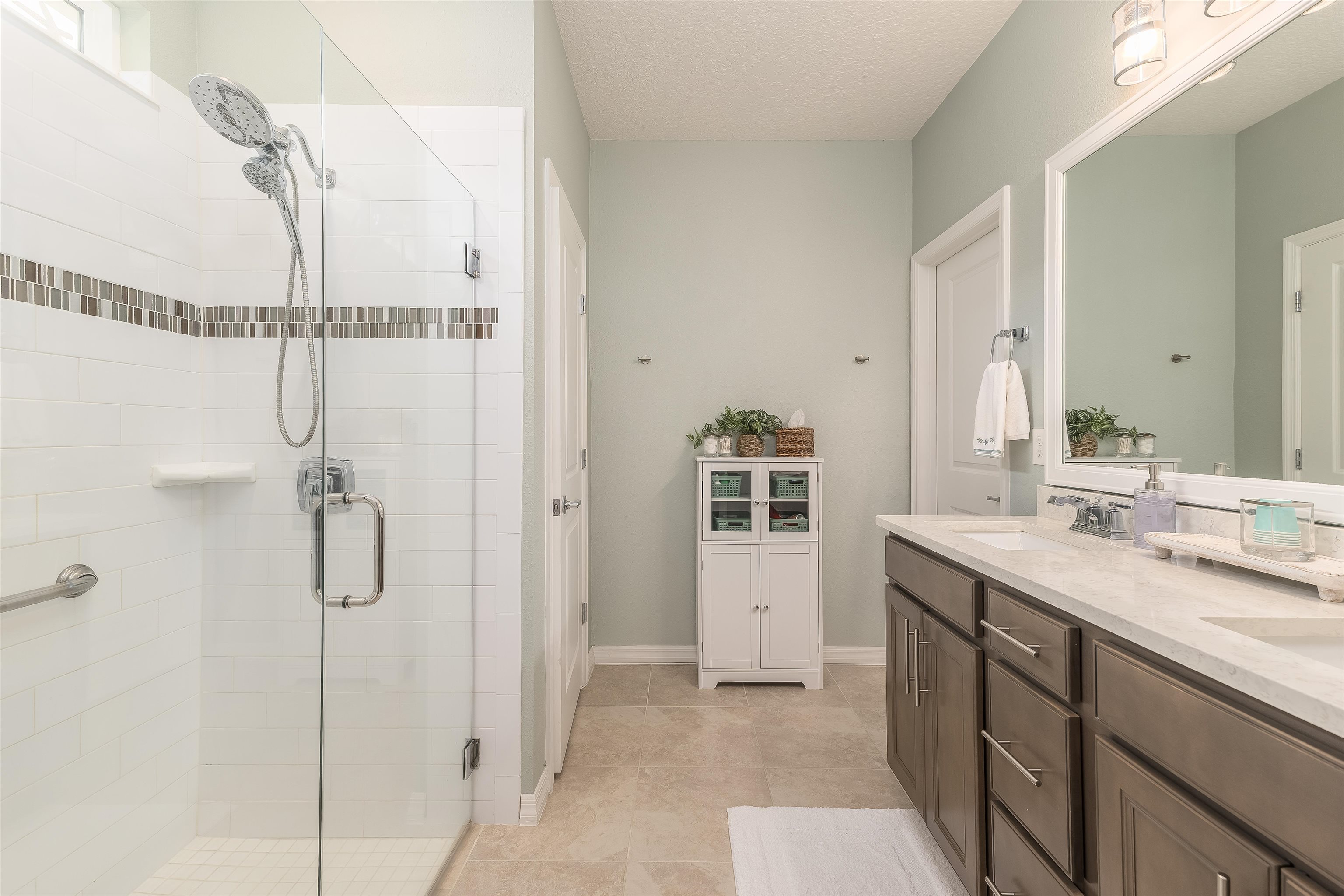 Image 14 of 41 For 760 La Mancha Dr