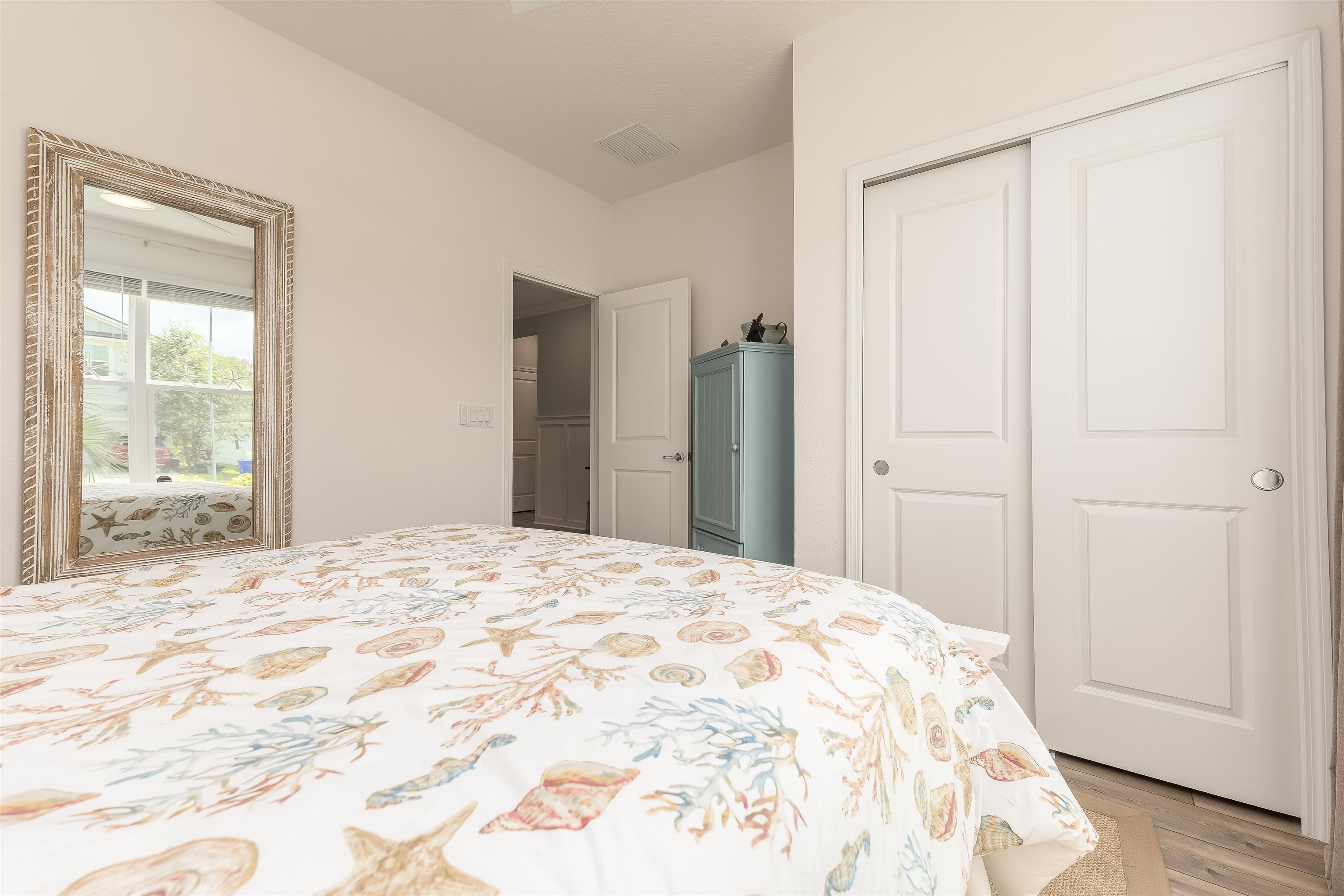 Image 18 of 41 For 760 La Mancha Dr