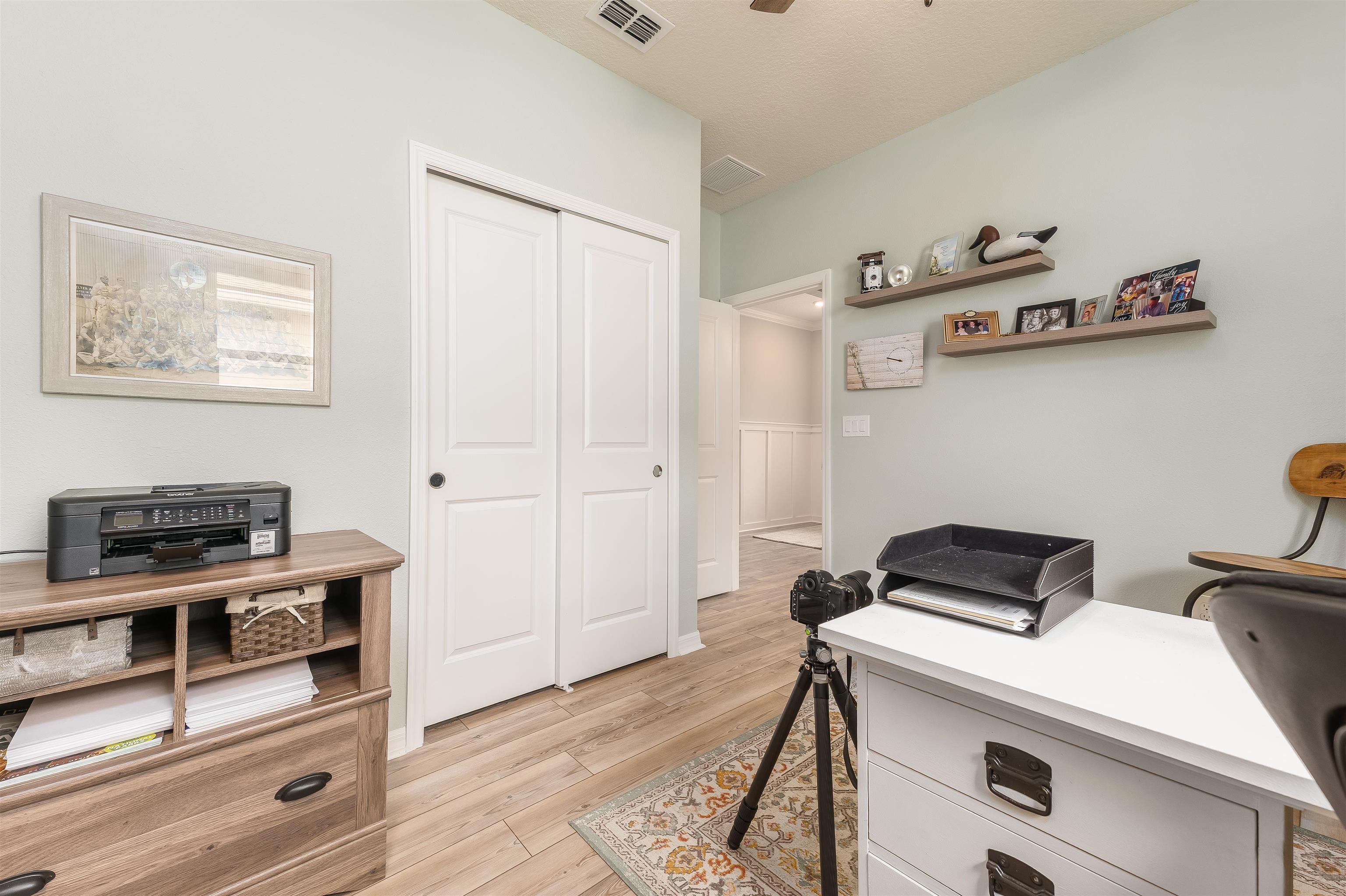 Image 21 of 41 For 760 La Mancha Dr