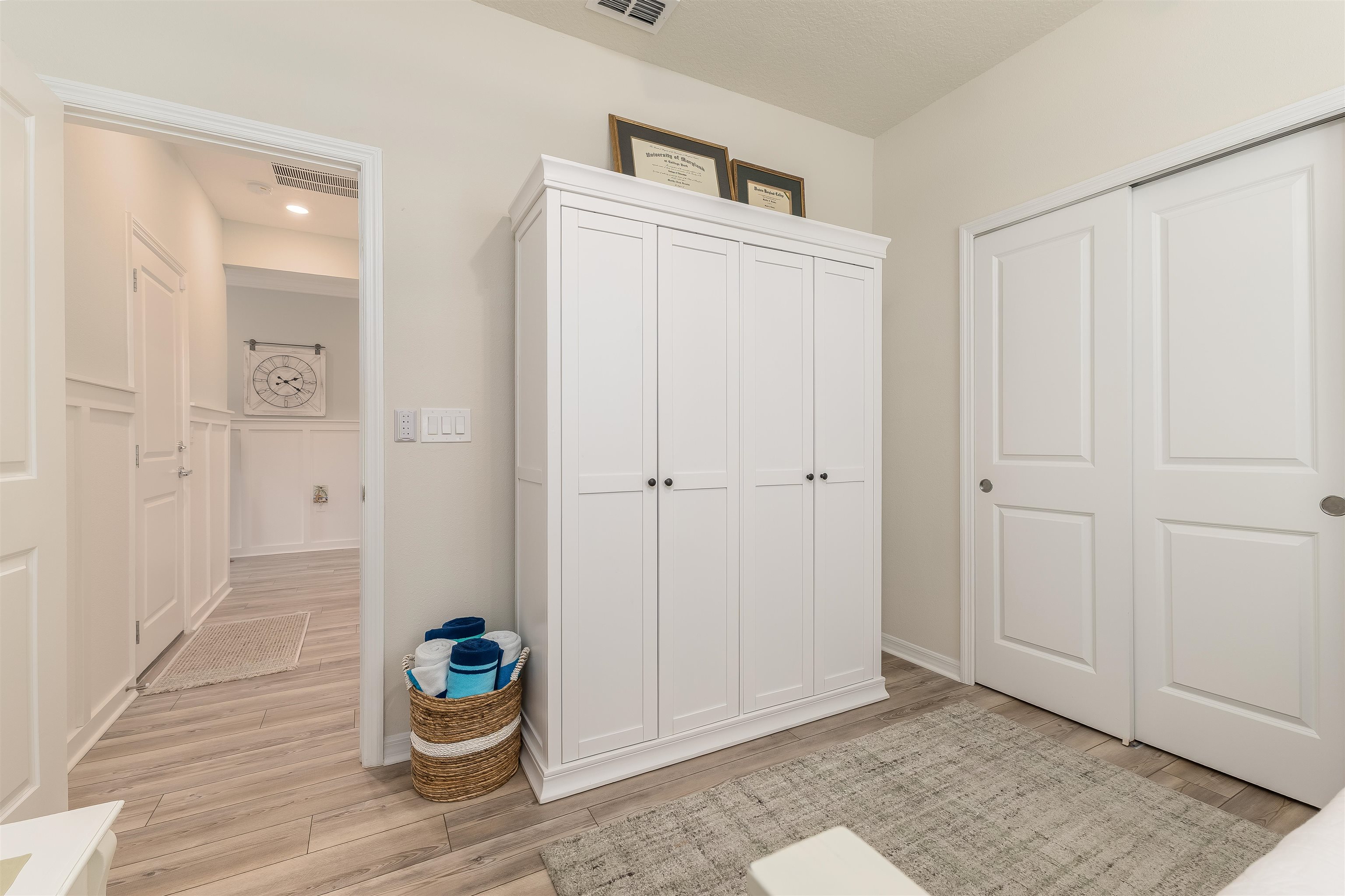 Image 23 of 41 For 760 La Mancha Dr