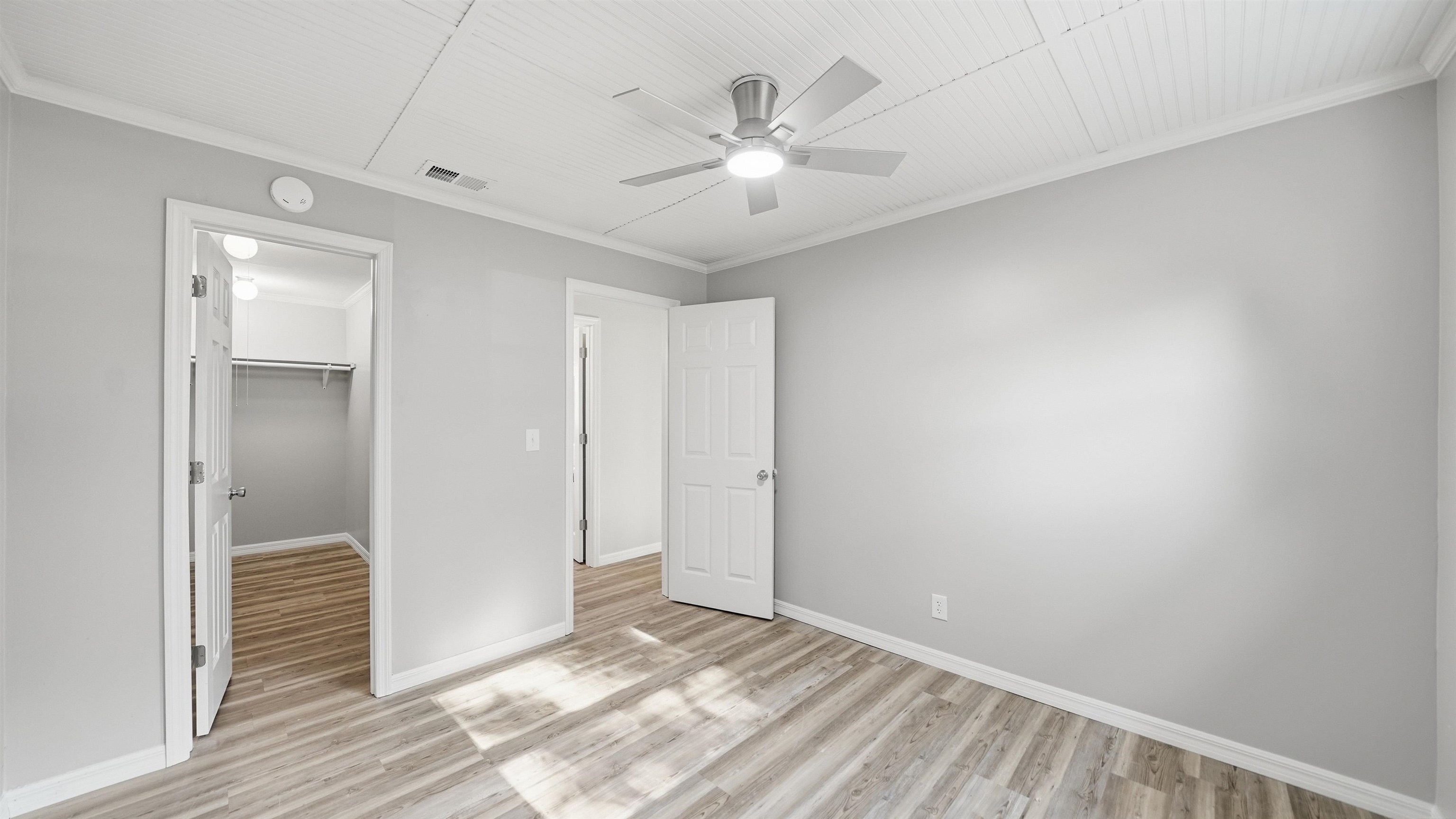 Image 13 of 32 For 811 Hymon Cir