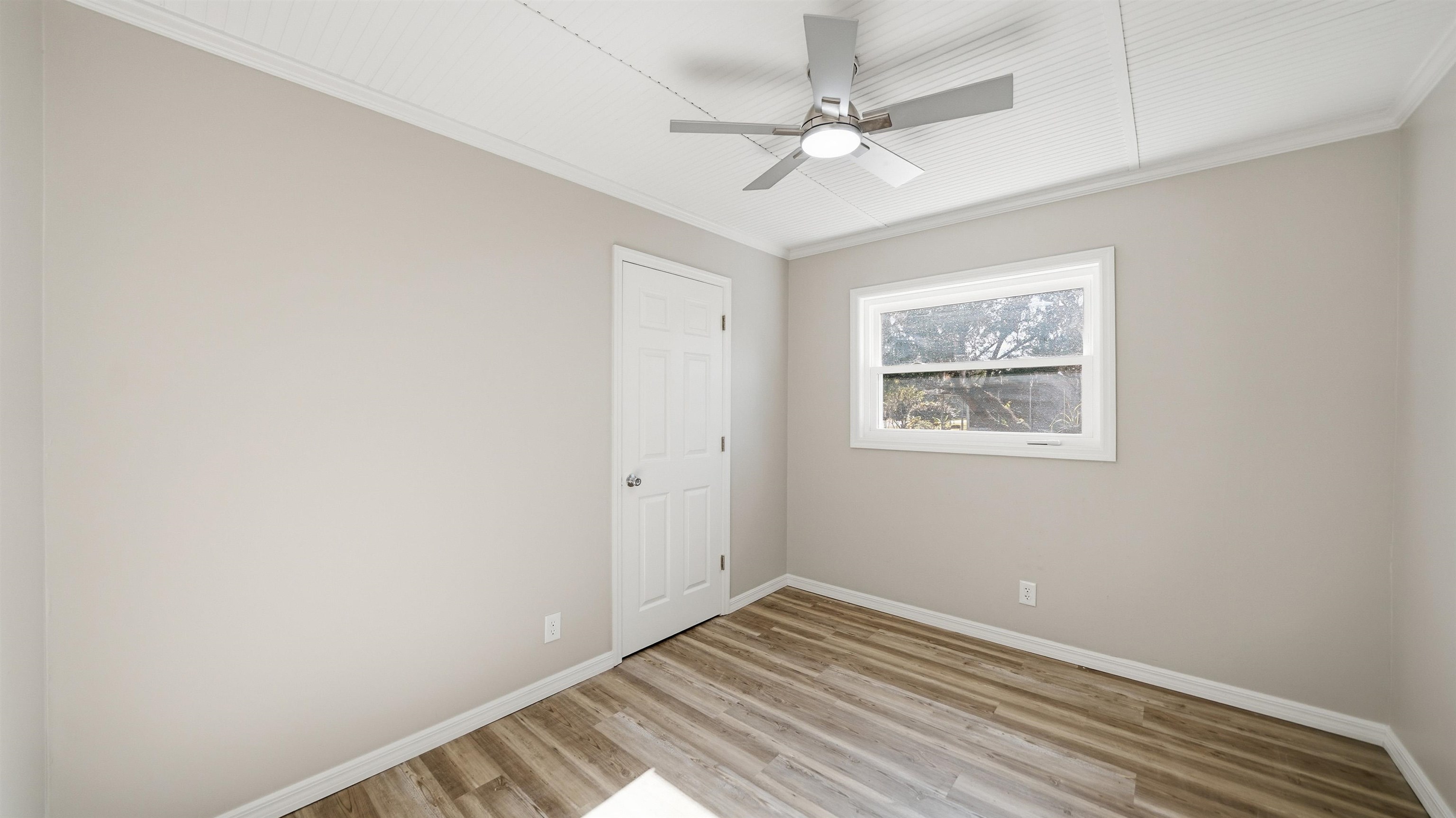 Image 20 of 32 For 811 Hymon Cir