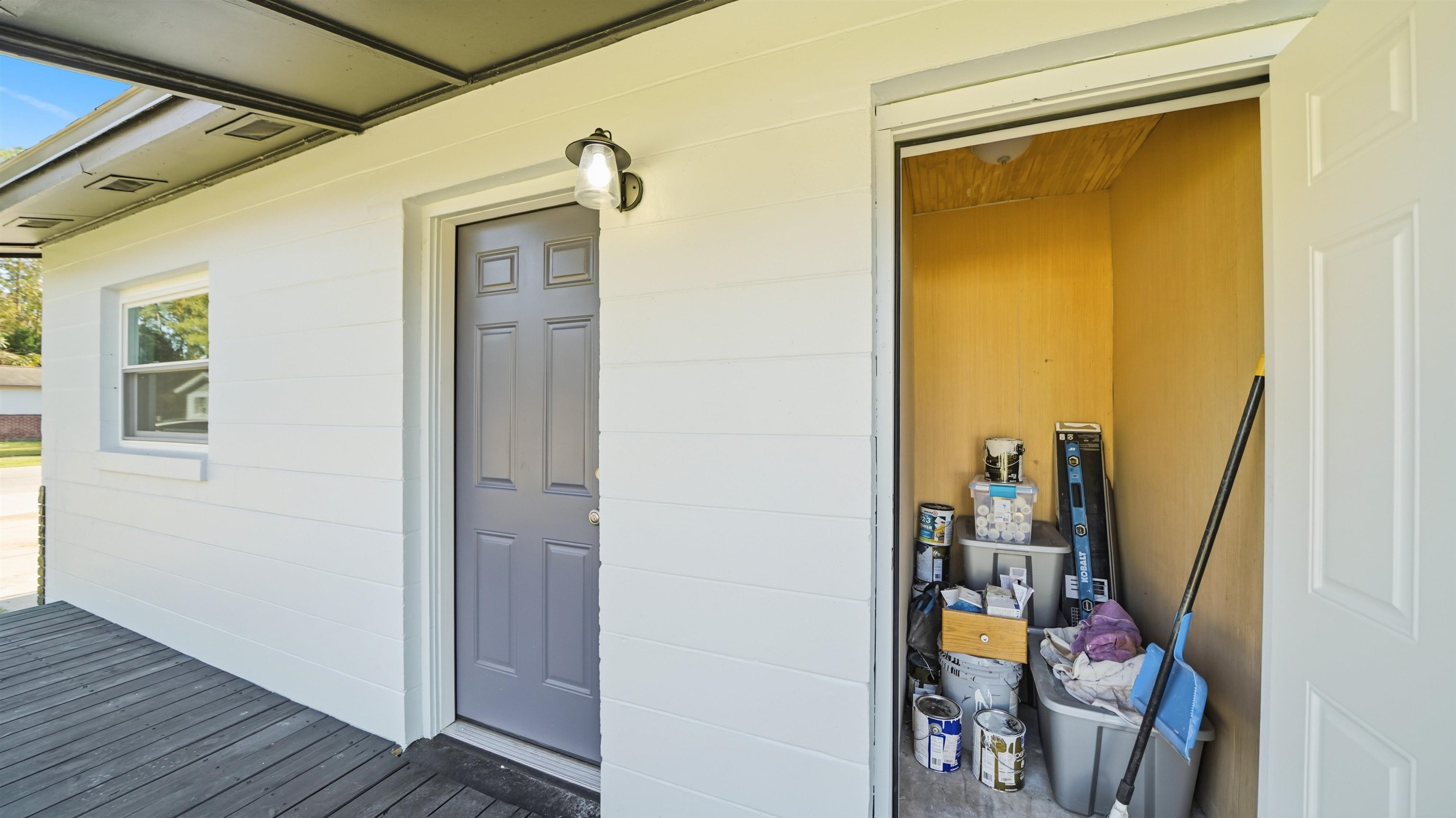 Image 25 of 32 For 811 Hymon Cir