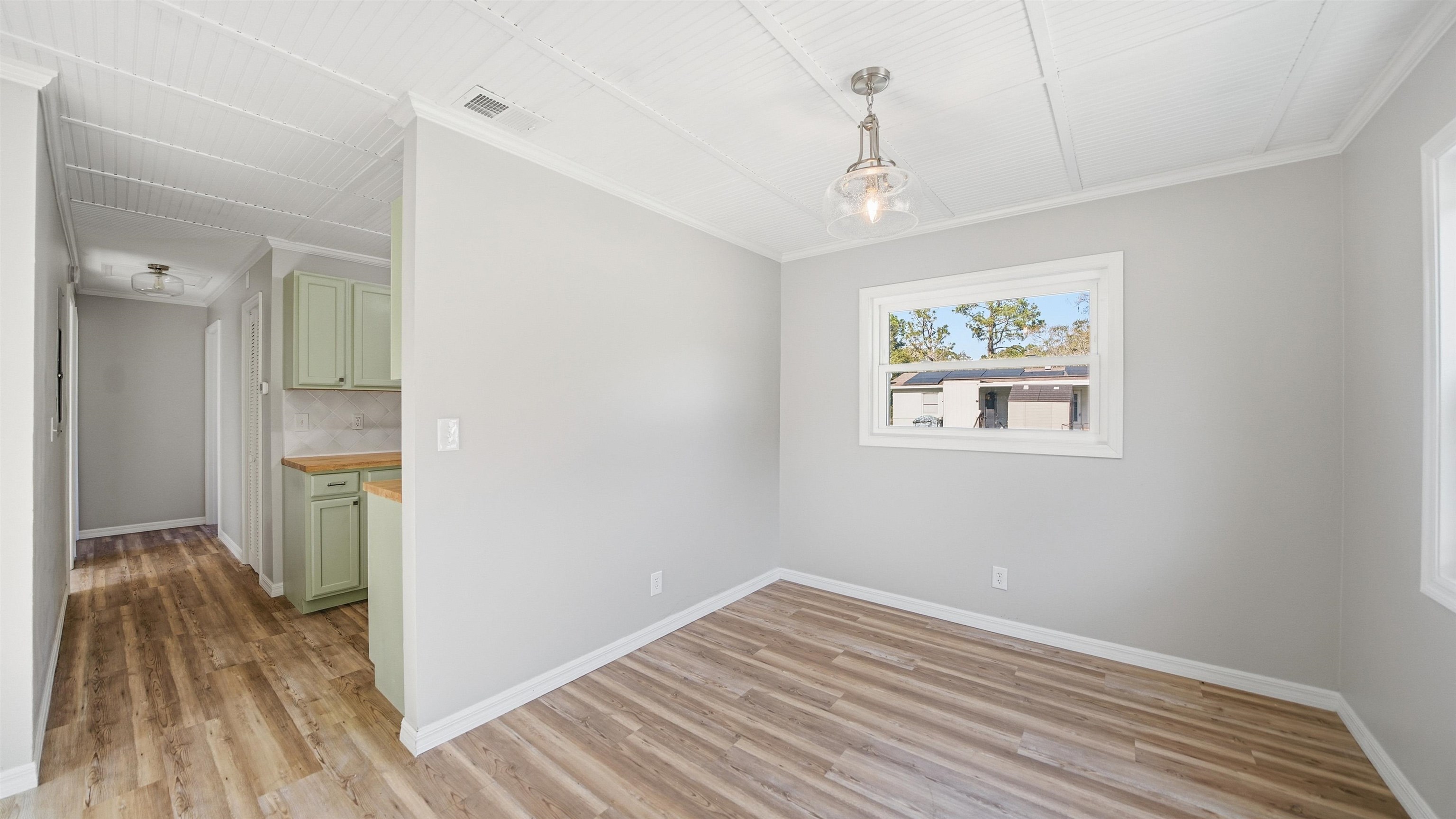 Image 6 of 32 For 811 Hymon Cir