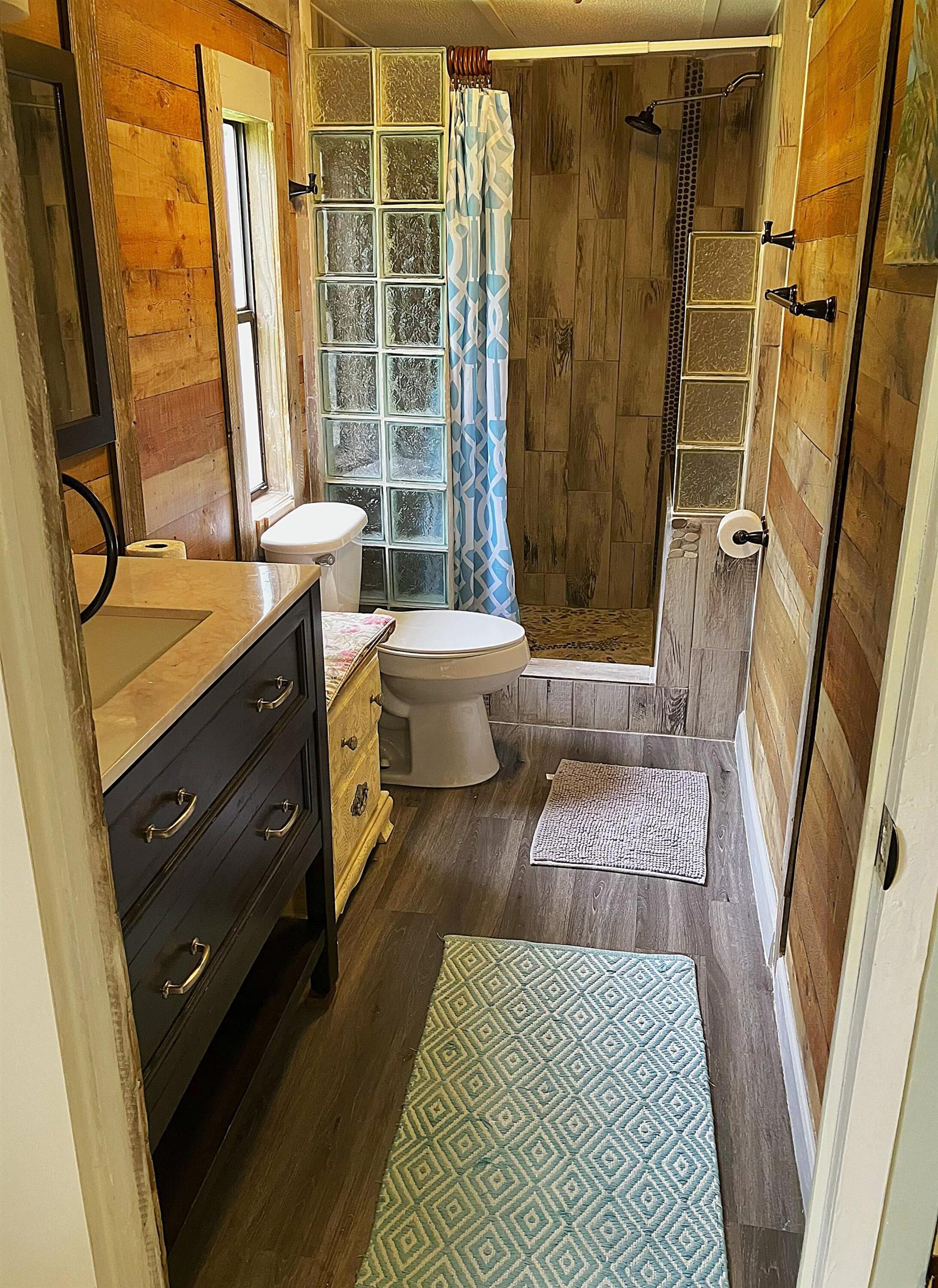 Image 3 of 23 For 1611 Brian Way