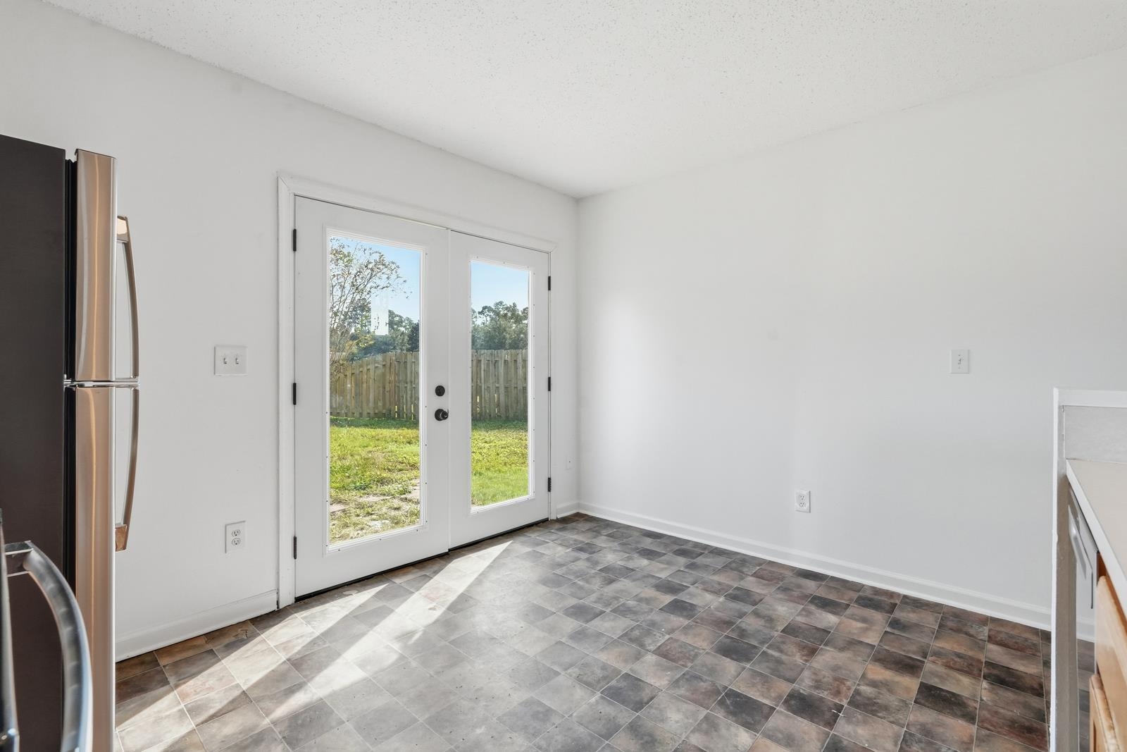 Image 18 of 40 For 907 Wynfield Cir