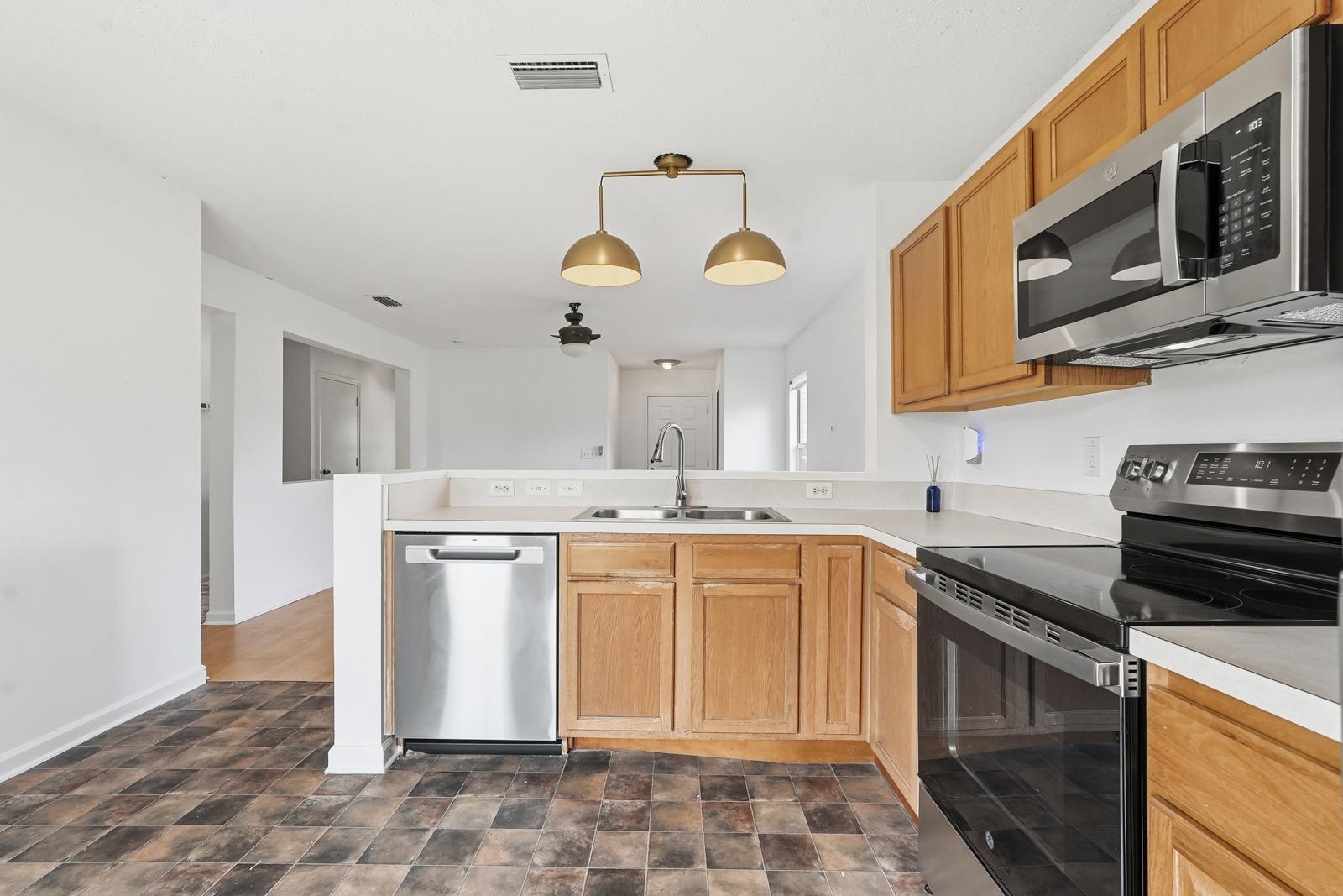 Image 21 of 40 For 907 Wynfield Cir