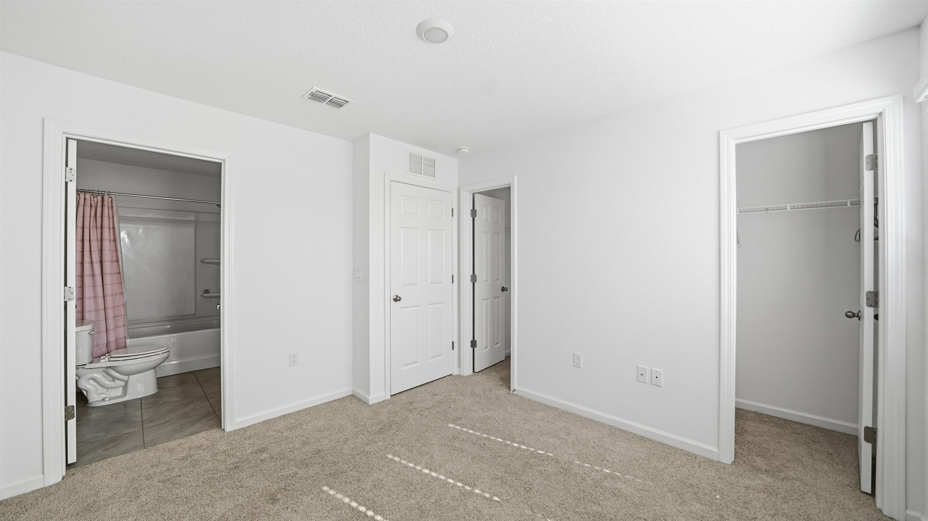 Image 22 of 39 For 180 Stonegate Ave