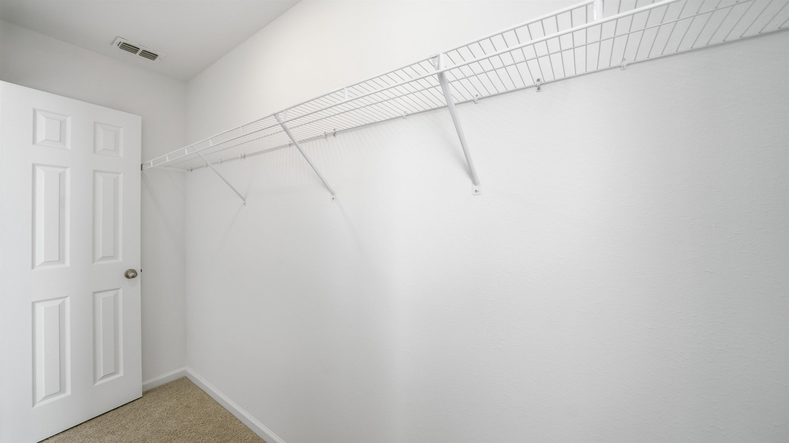 Image 23 of 39 For 180 Stonegate Ave