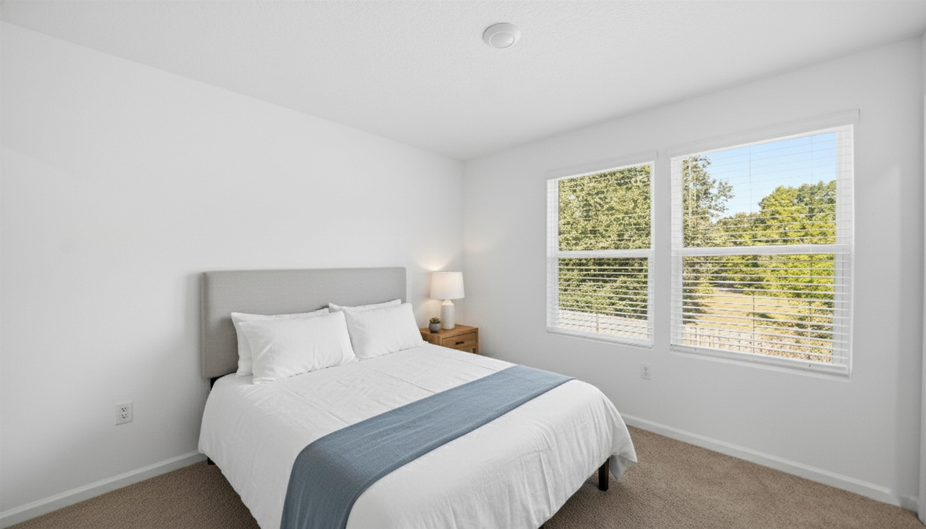 Image 26 of 39 For 180 Stonegate Ave