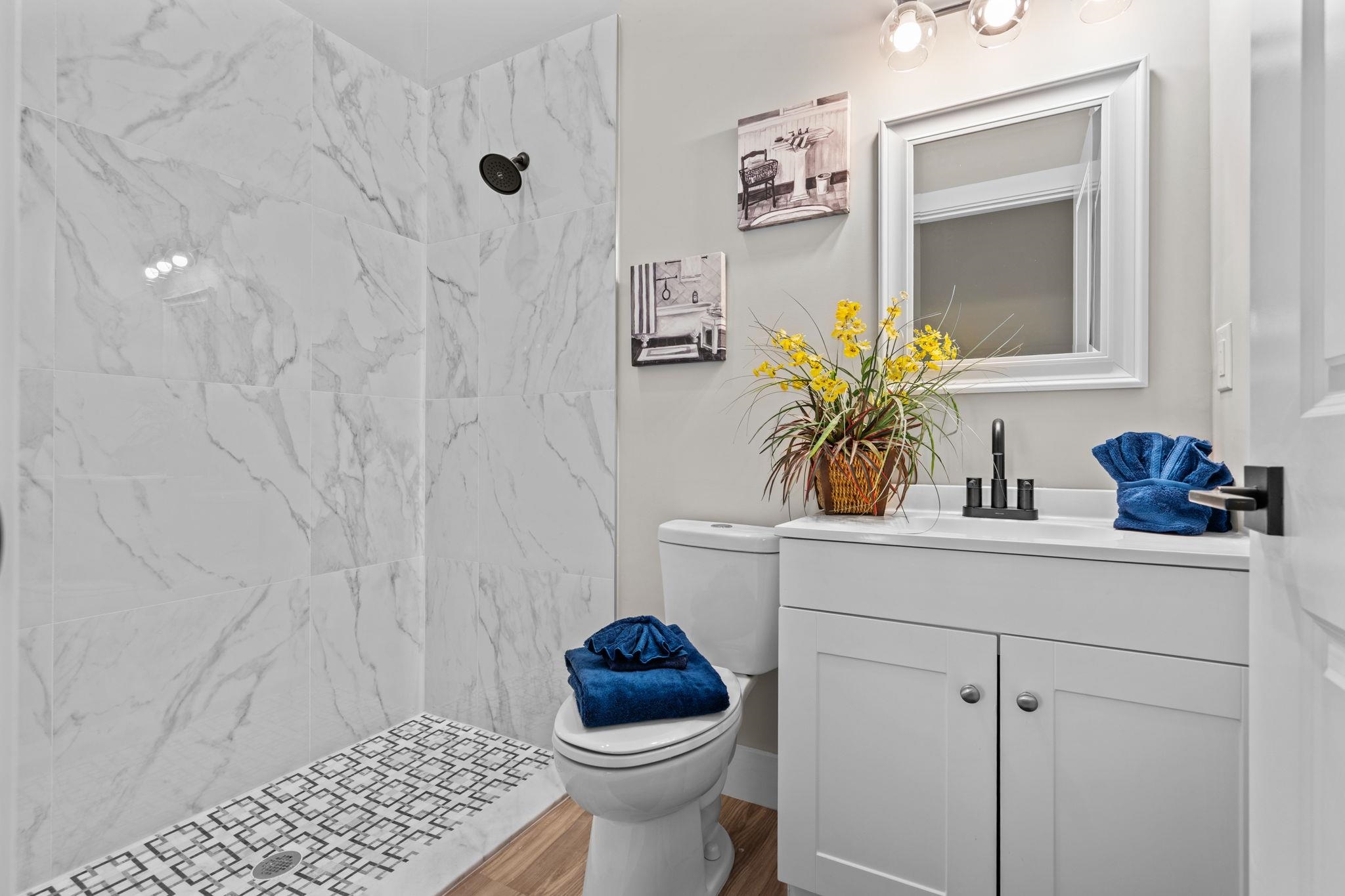 Image 17 of 32 For 816 9th Street W