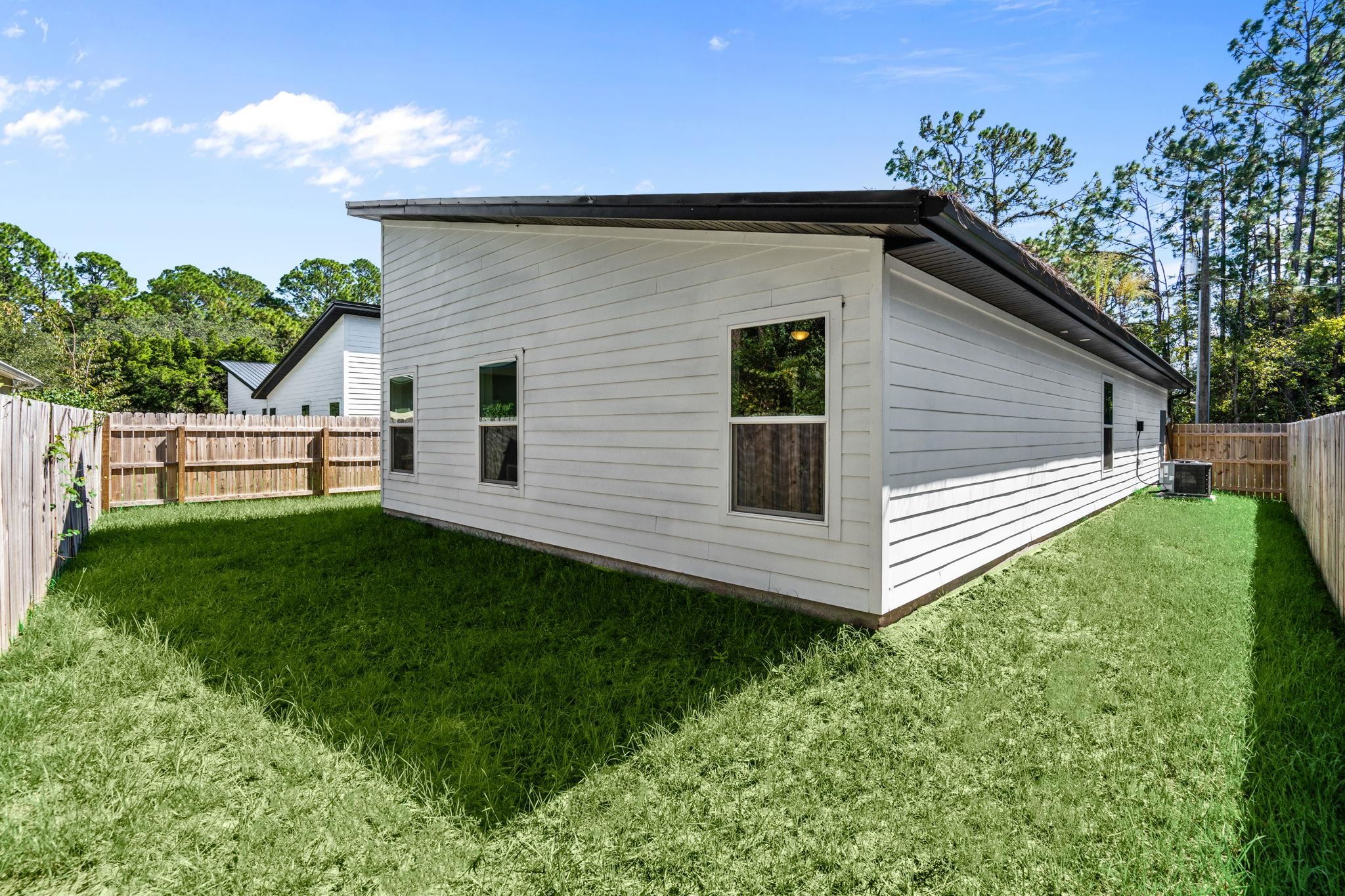 Image 29 of 32 For 816 9th Street W