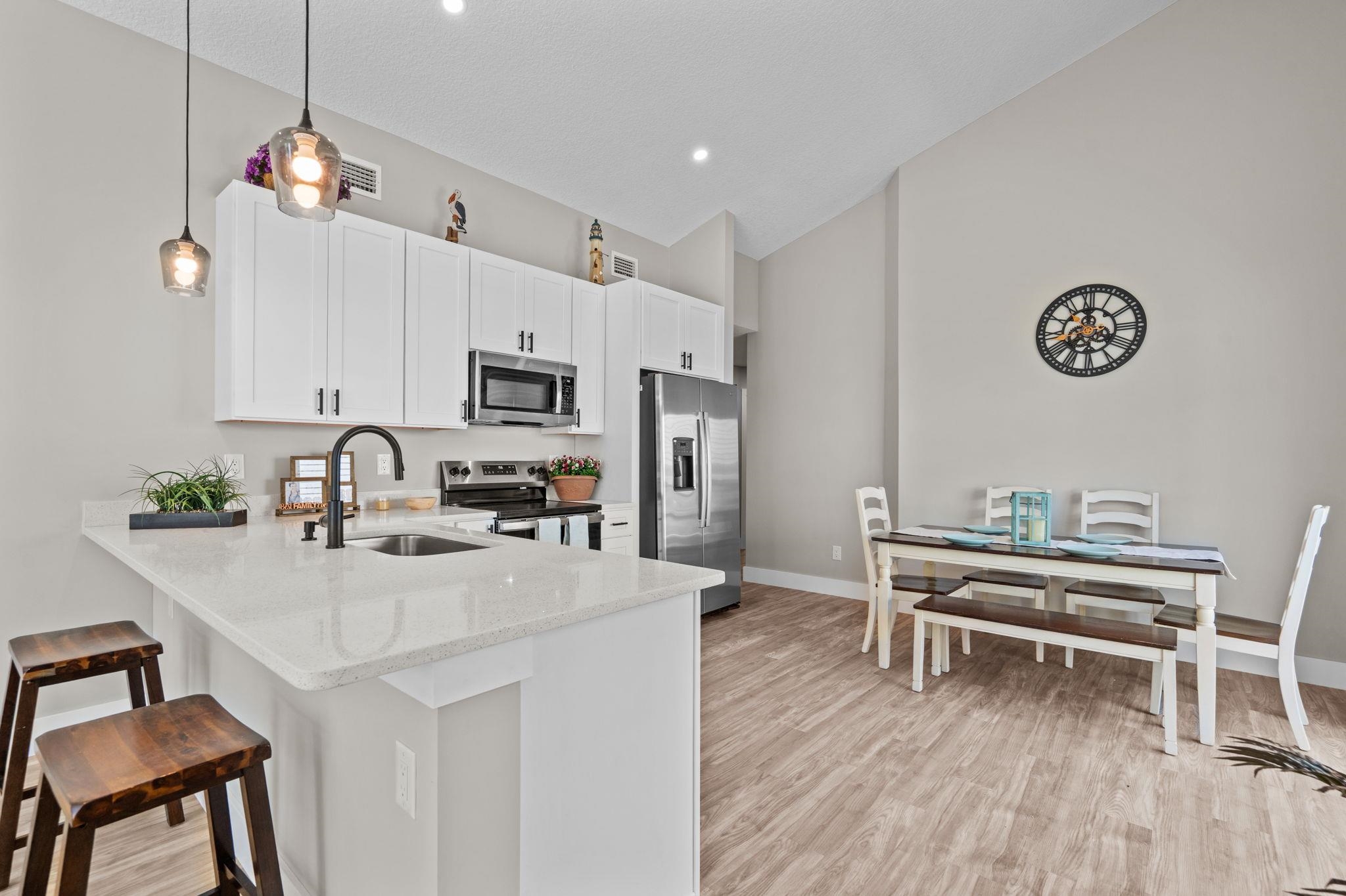 Image 5 of 32 For 816 9th Street W