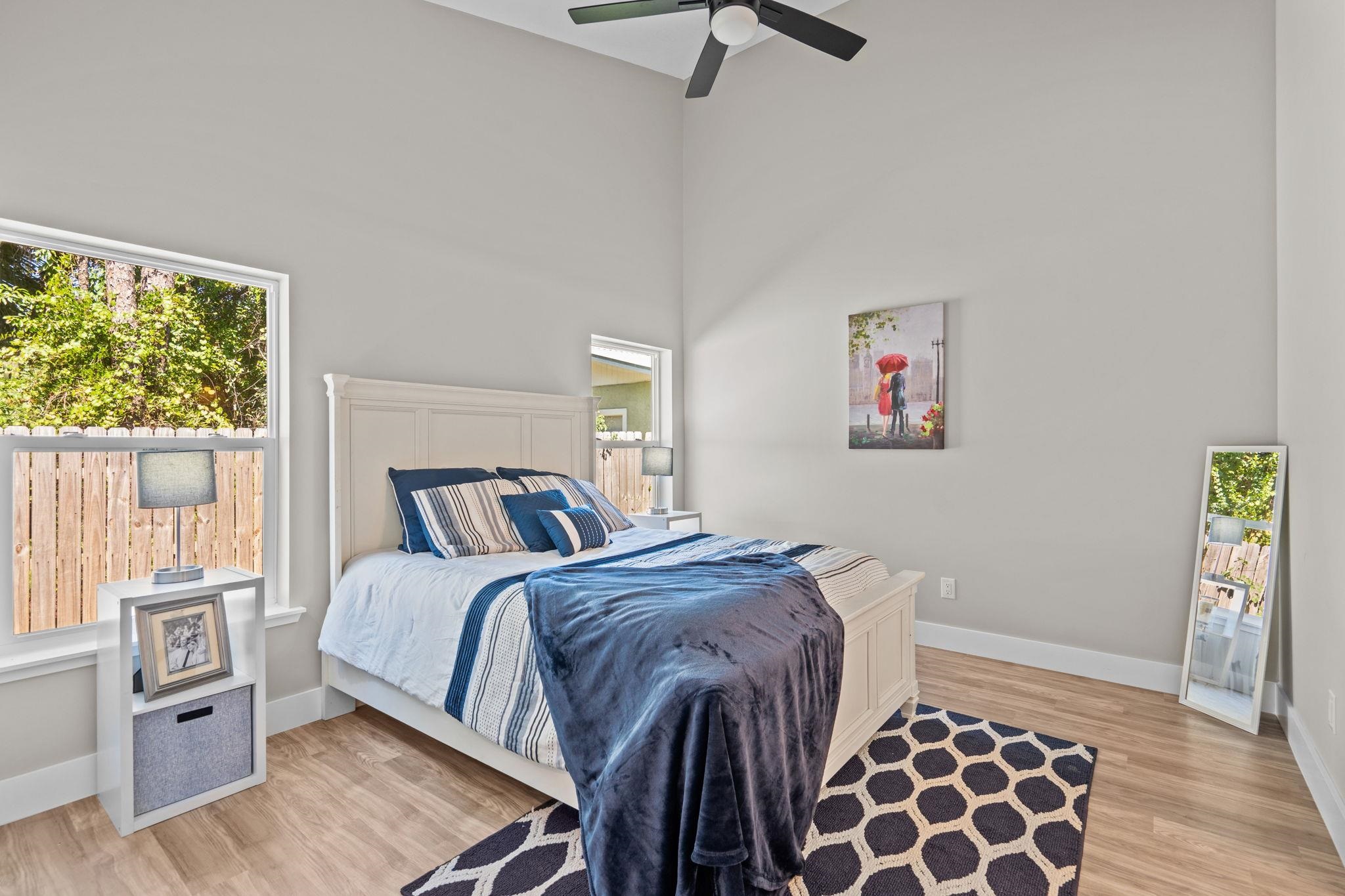 Image 14 of 31 For 804 9th Street W